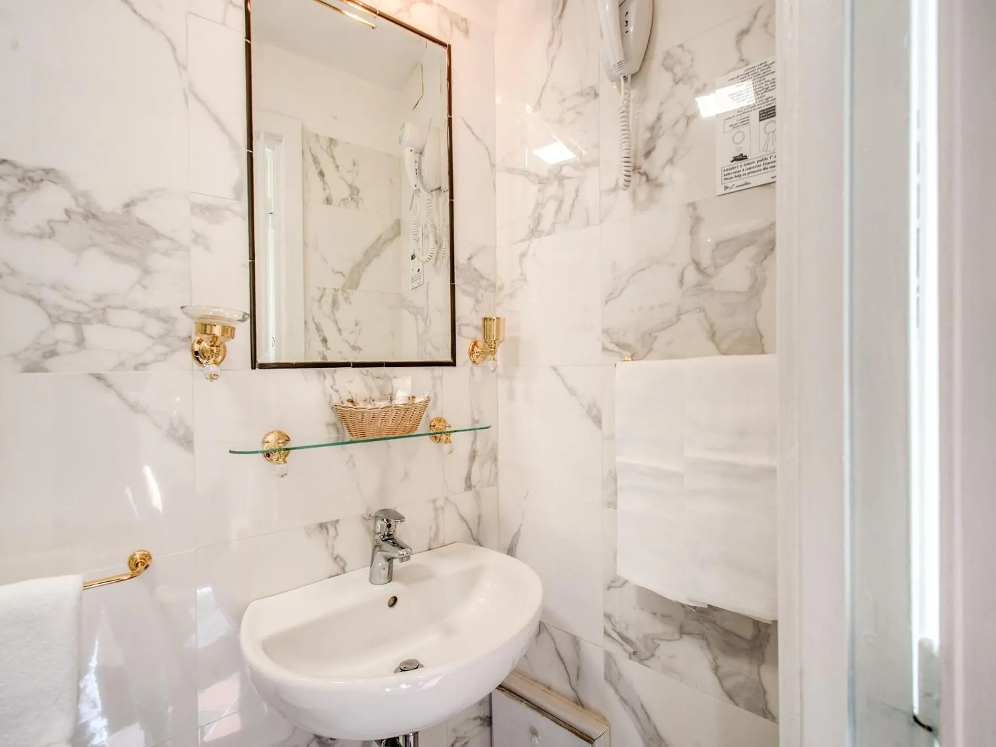 Bathroom in Hotel Labelle