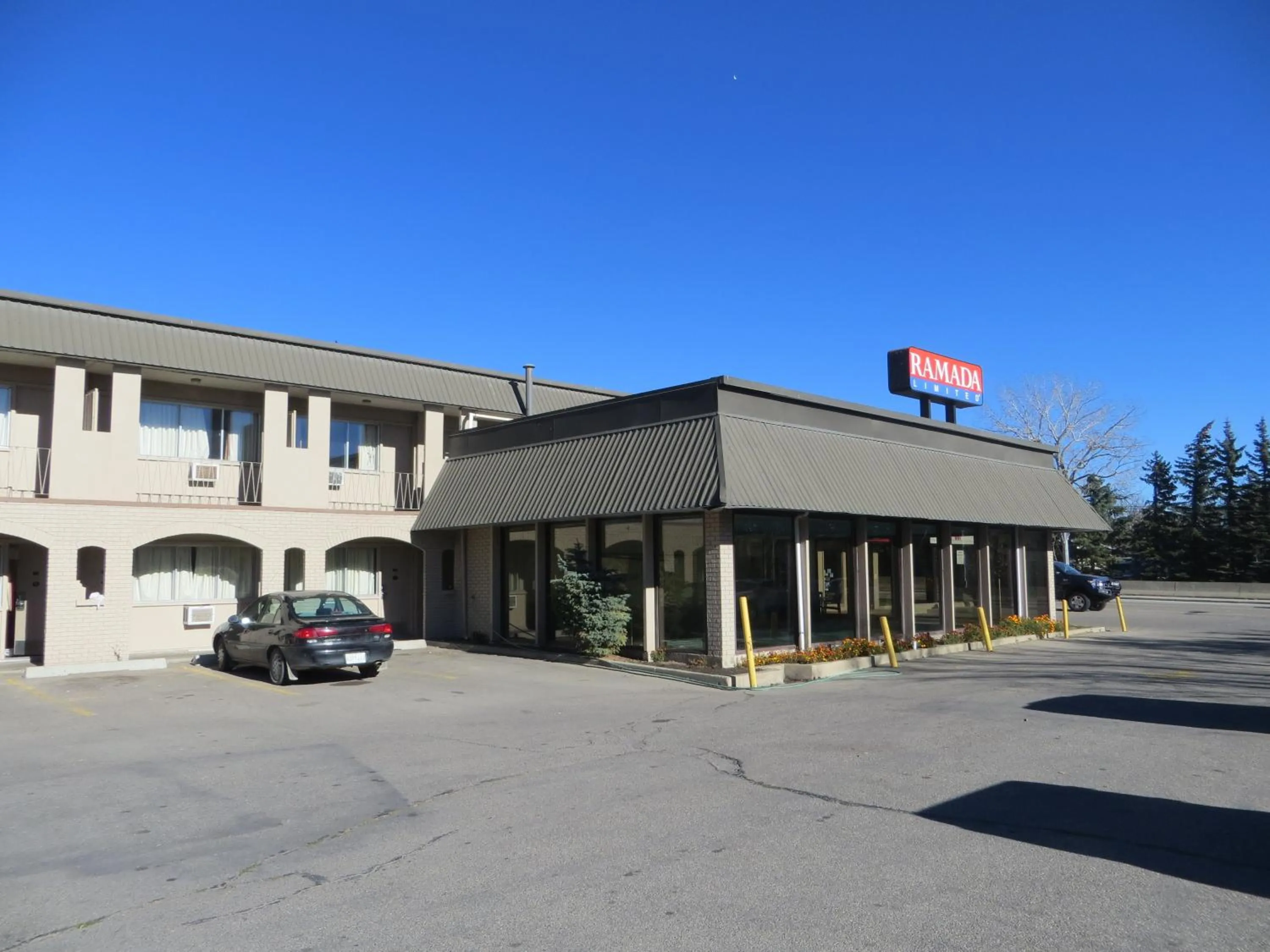 Facade/entrance, Property Building in Ramada Limited Calgary