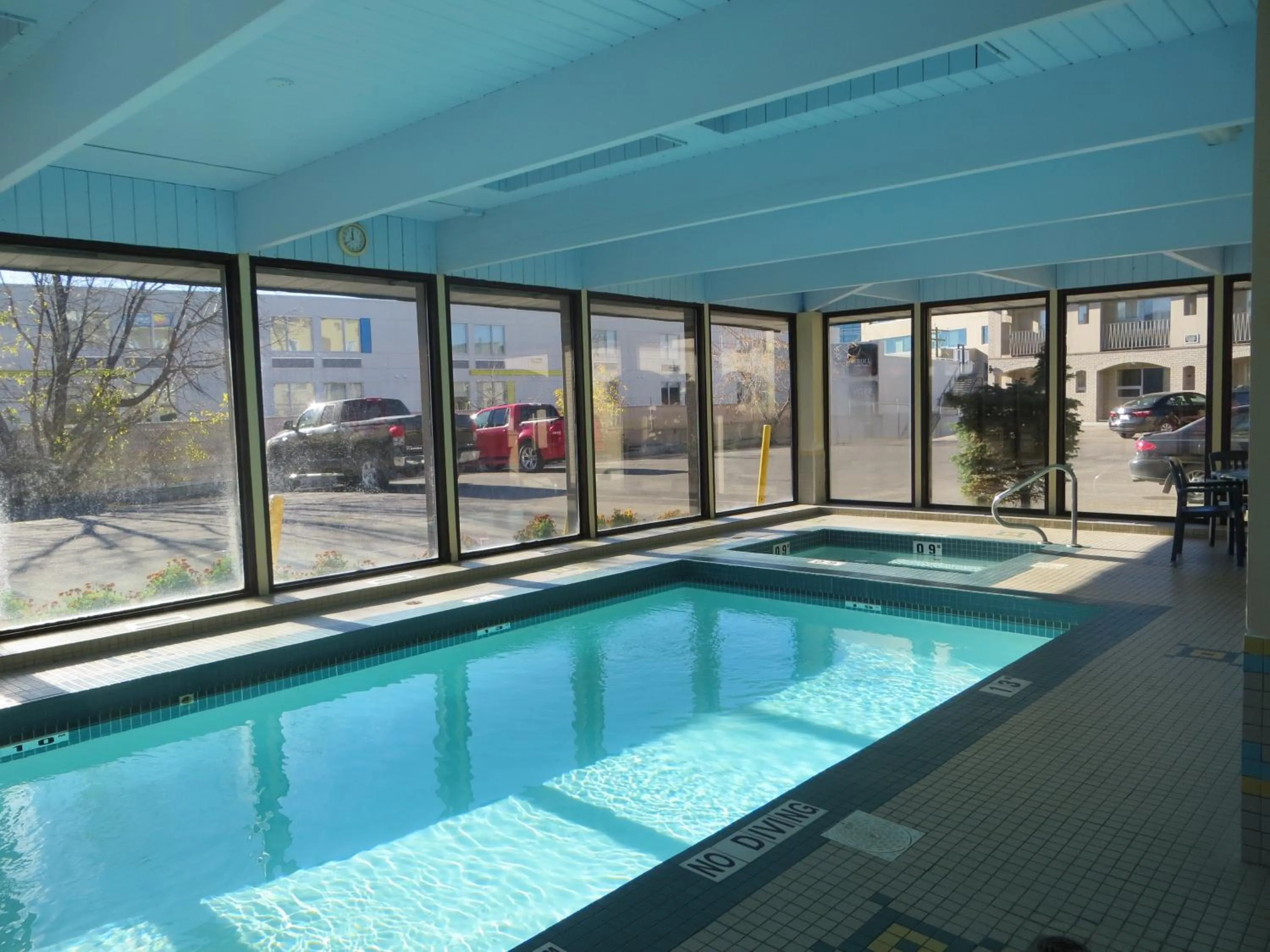 Swimming Pool in Ramada Limited Calgary