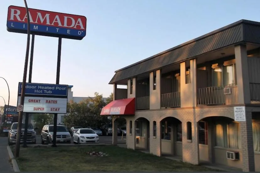 Property Building in Ramada Limited Calgary