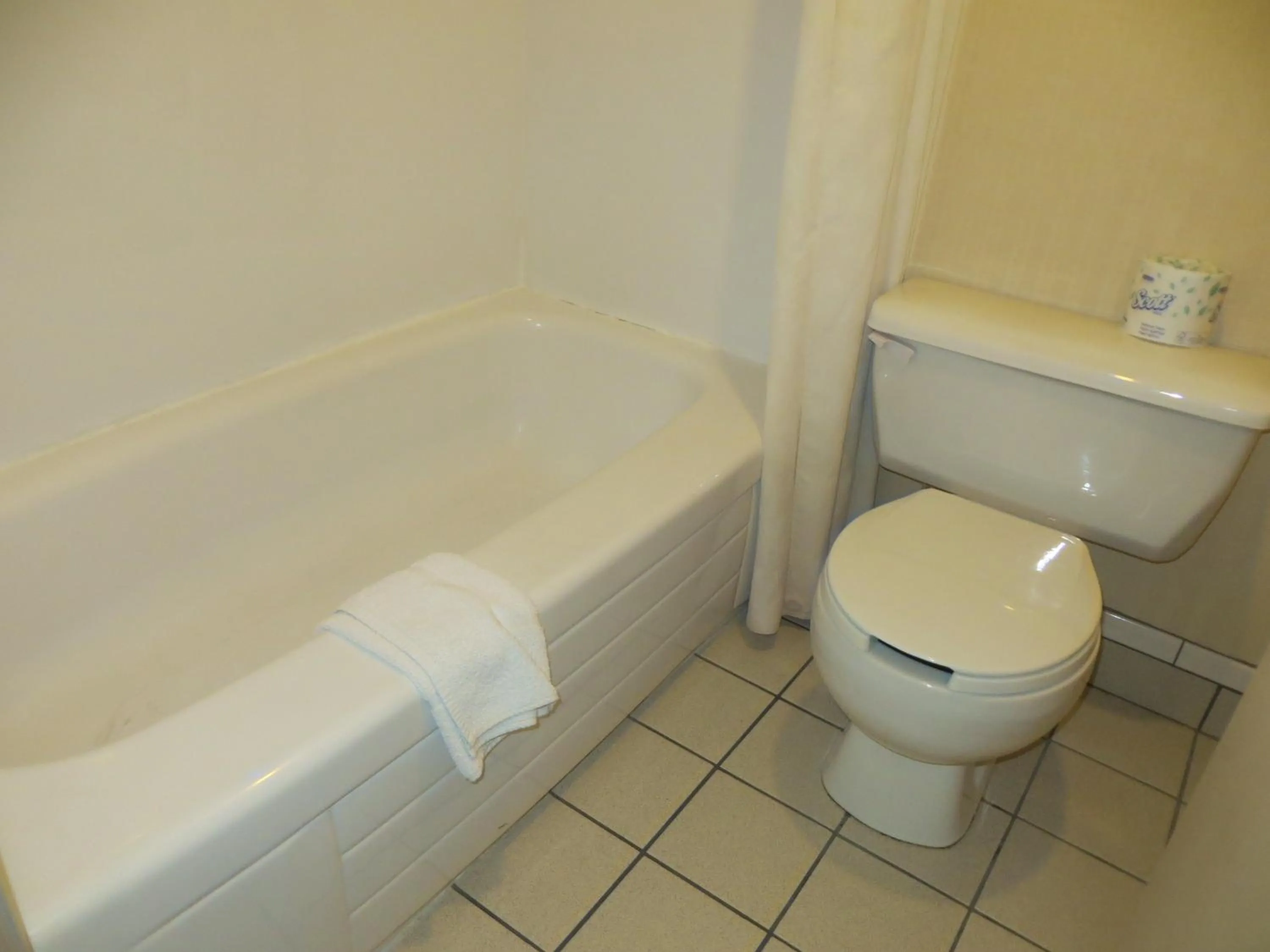 Bathroom in Ramada Limited Calgary