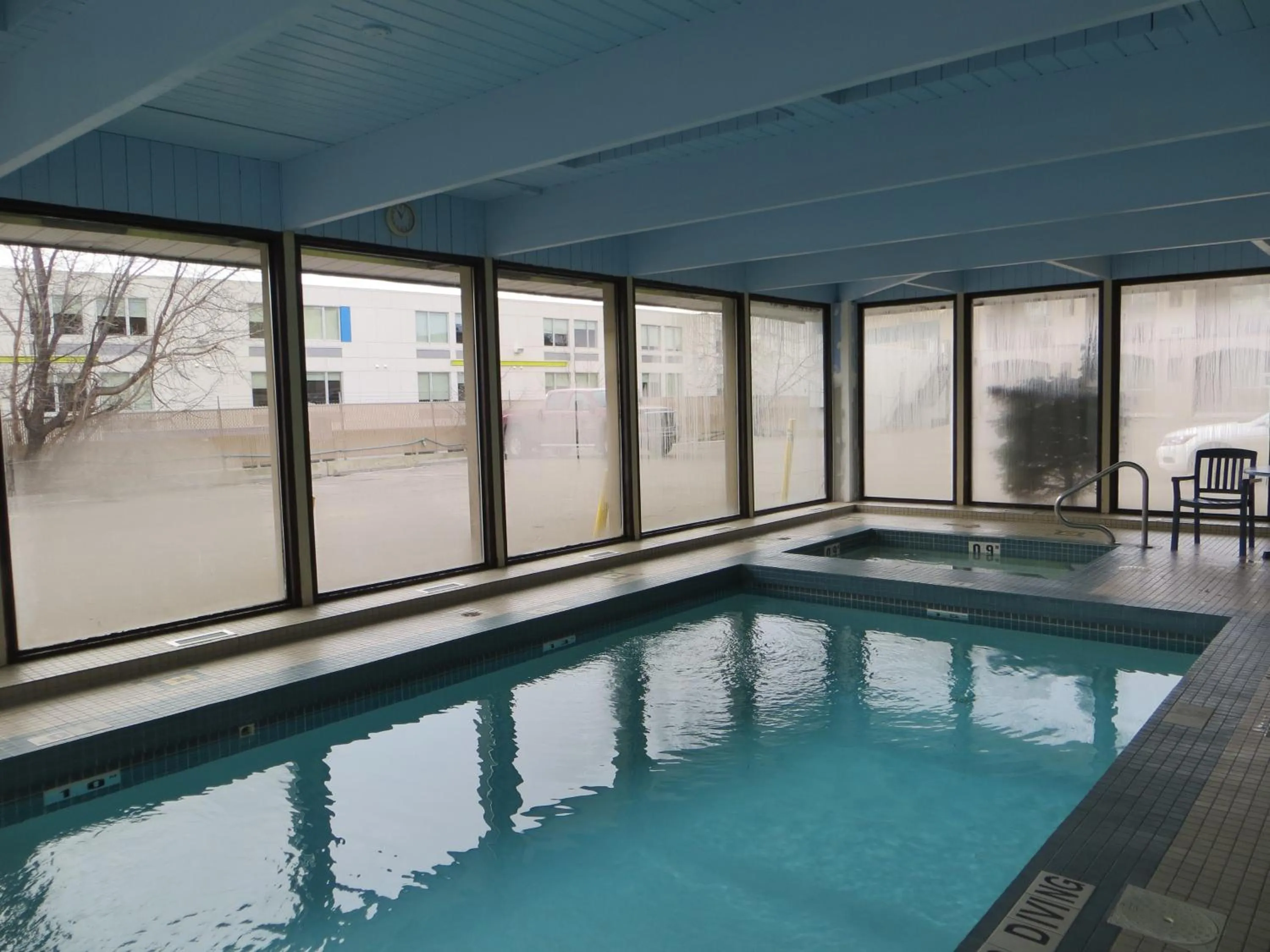Swimming Pool in Ramada Limited Calgary