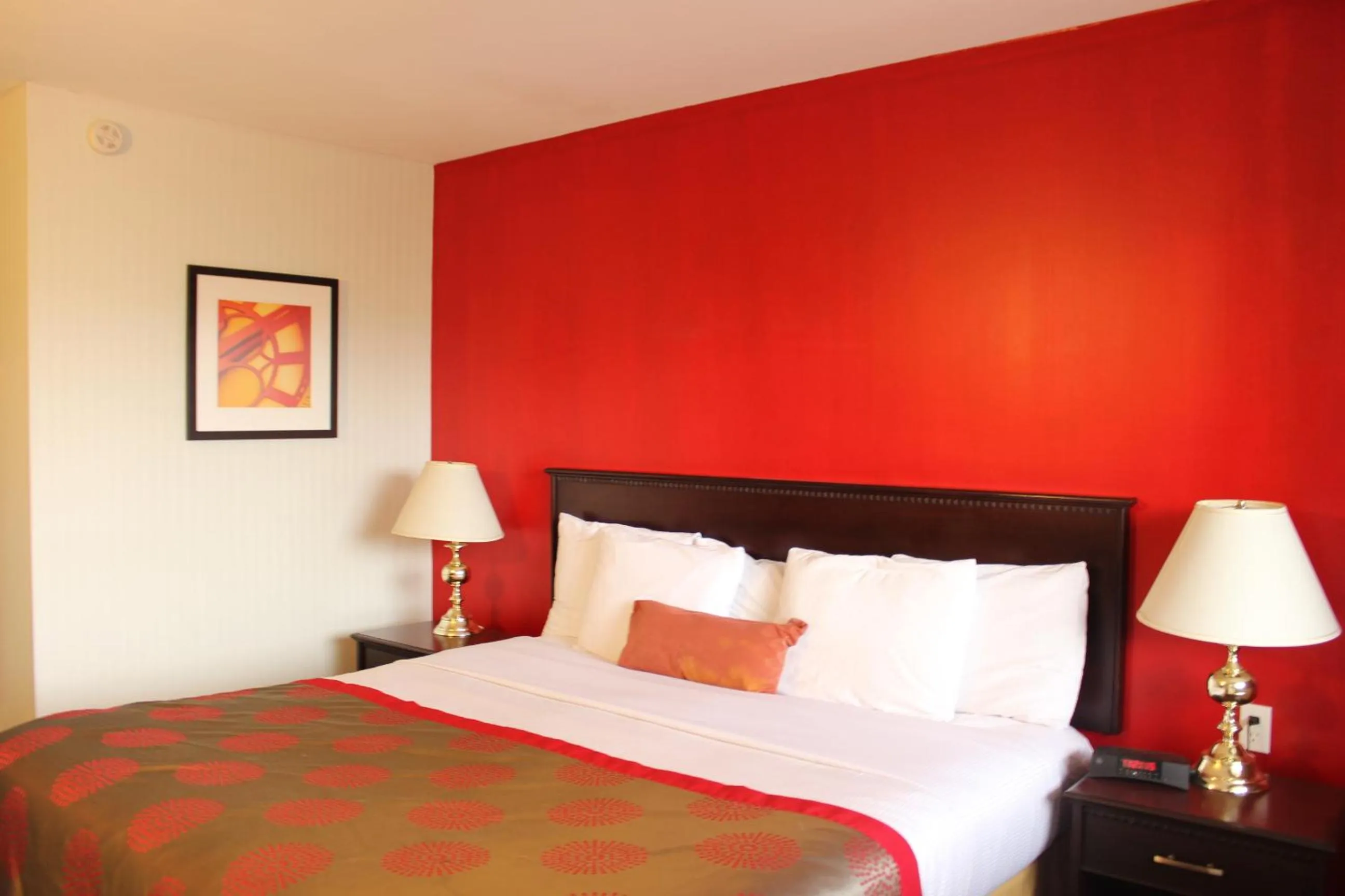 Photo of the whole room in Ramada Limited Calgary