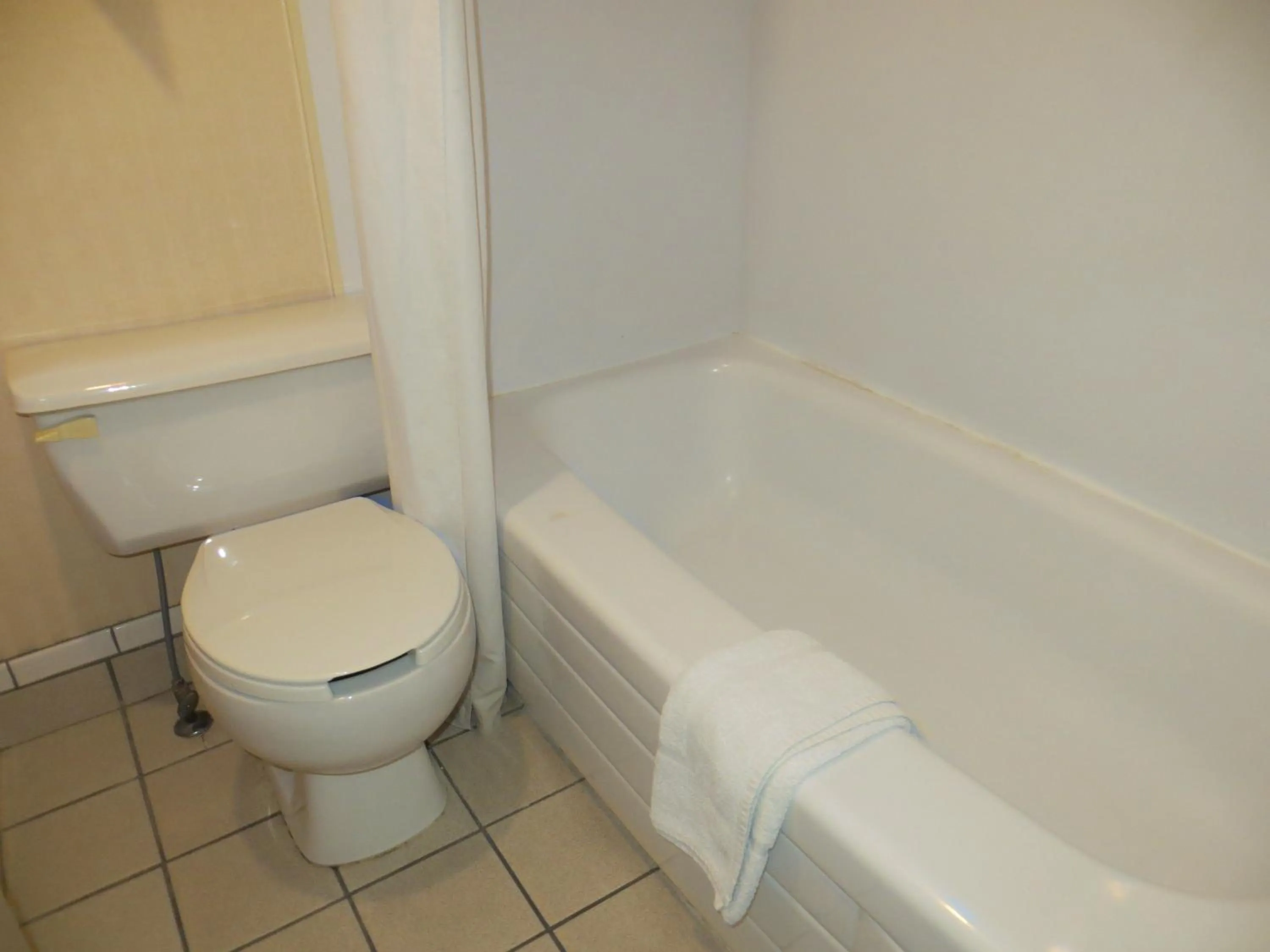 Bathroom in Ramada Limited Calgary