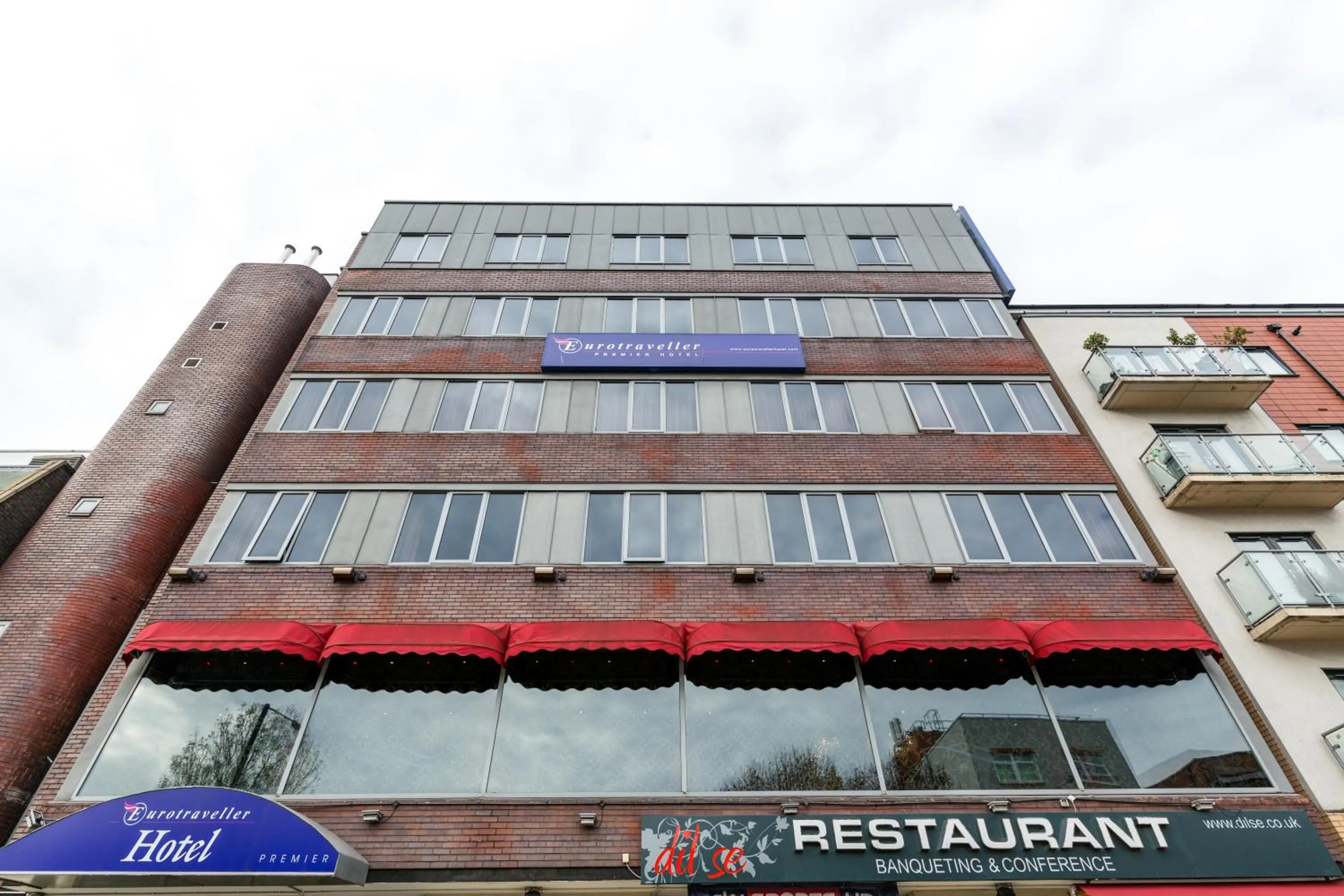 Property building in Eurotraveller Hotel - Premier - Harrow