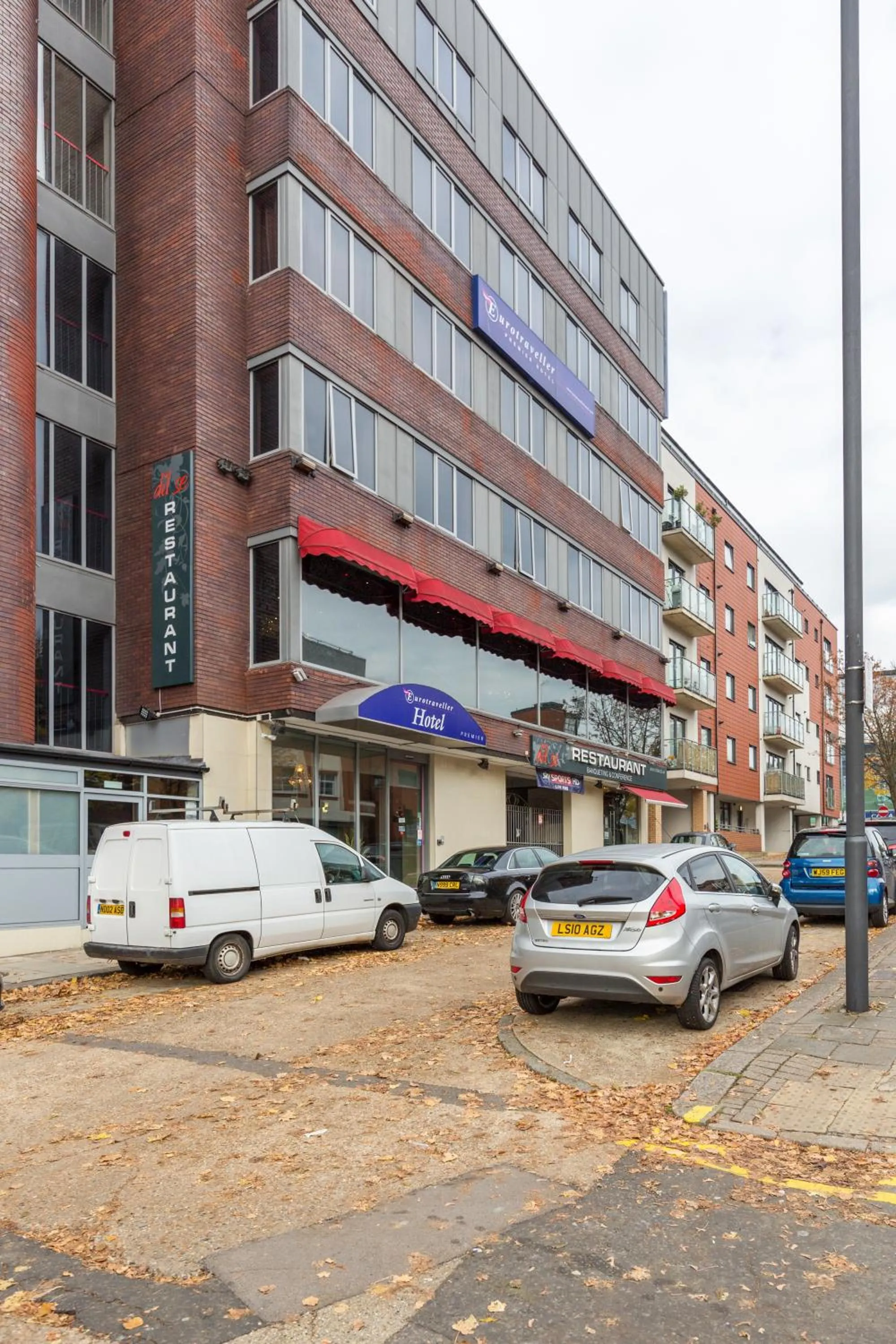 Property building in Eurotraveller Hotel - Premier - Harrow
