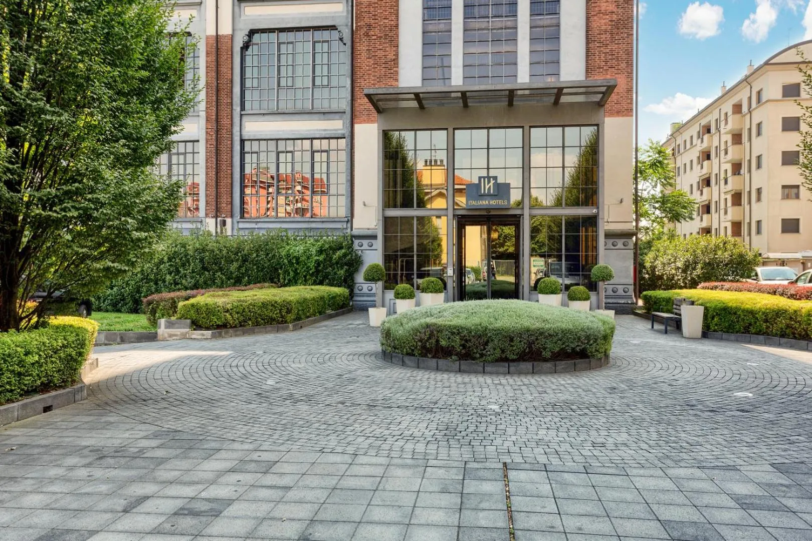 Property building in Italiana Hotels Milan Rho Fair