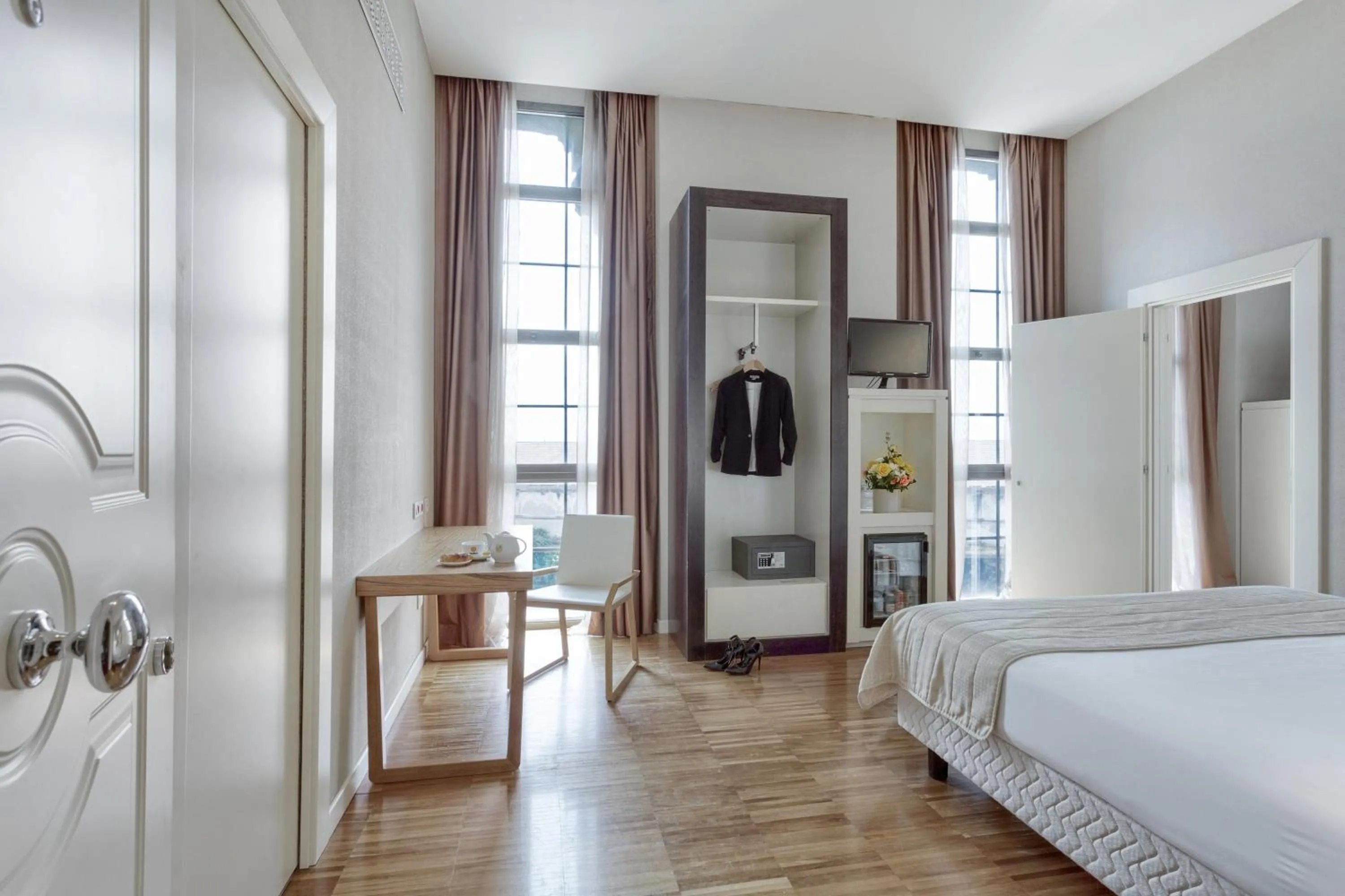 Bedroom, Bed in Italiana Hotels Milan Rho Fair