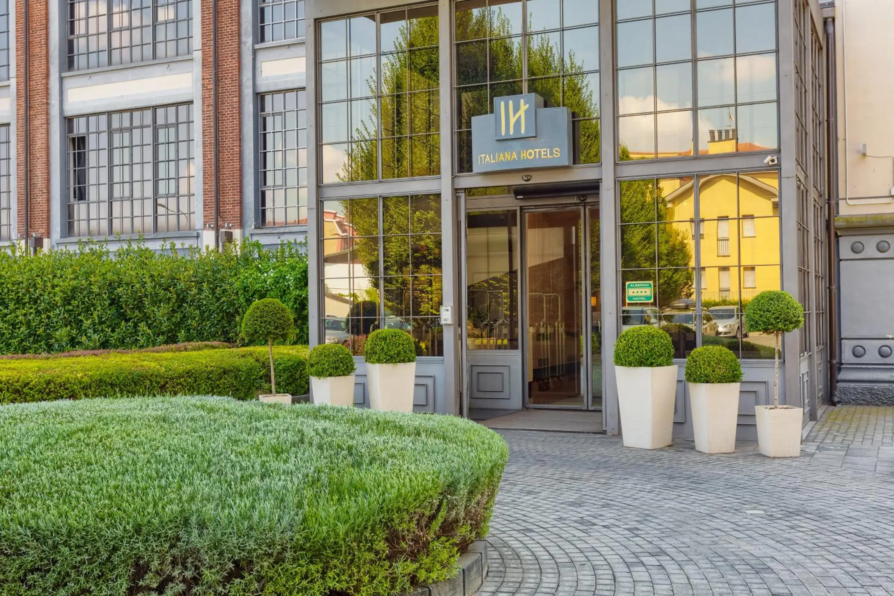 Facade/entrance in Italiana Hotels Milan Rho Fair Facade/entrance in Italiana Hotels Milan Rho Fair