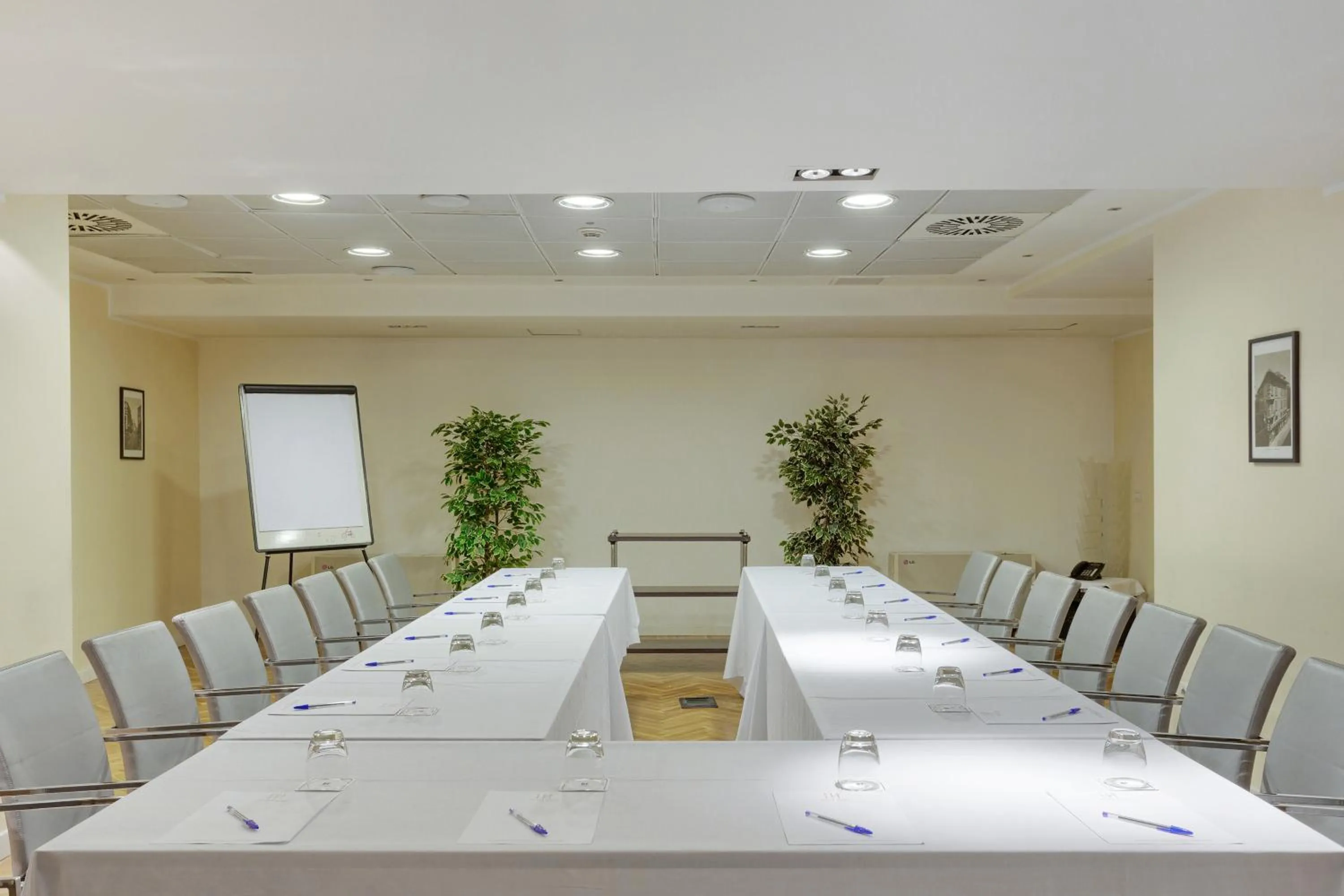 Business facilities in Italiana Hotels Milan Rho Fair