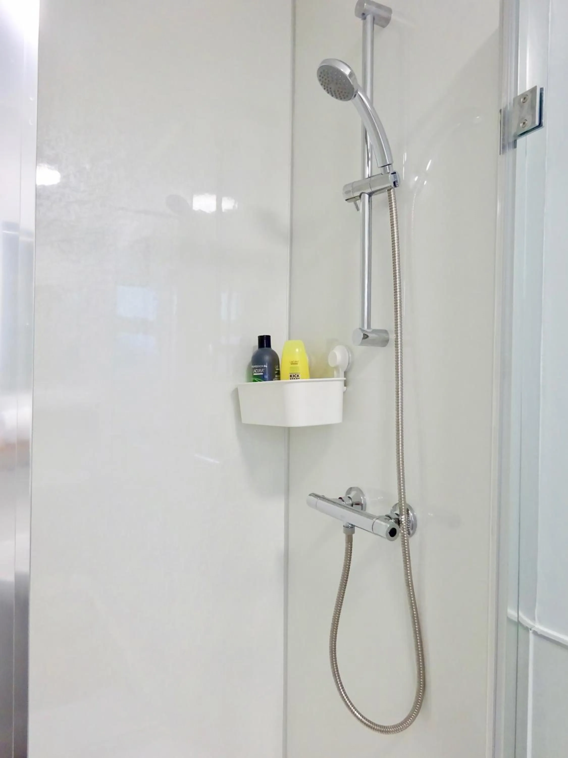 Bathroom in Reading Serviced Rooms