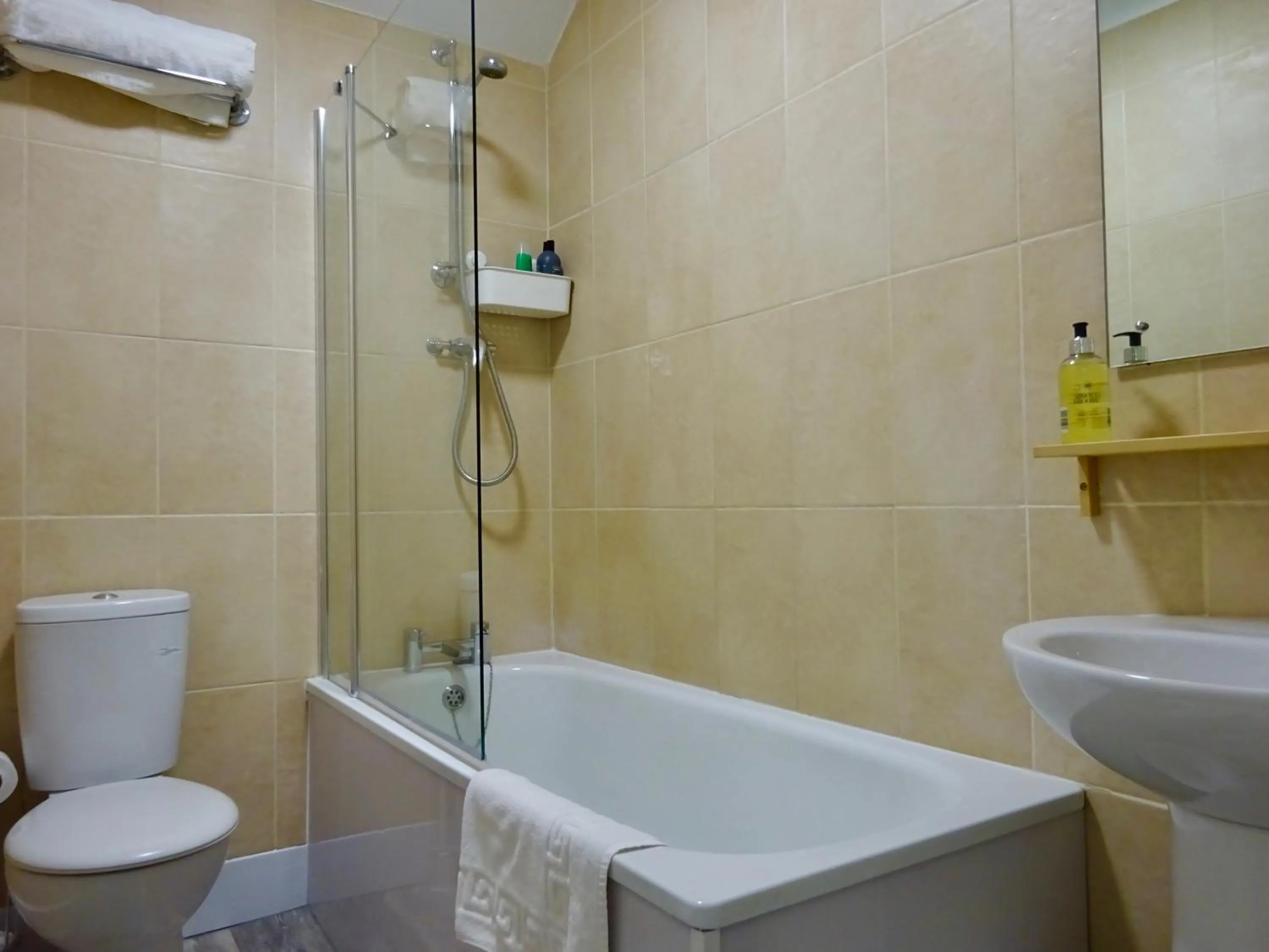 Bathroom in Reading Serviced Rooms