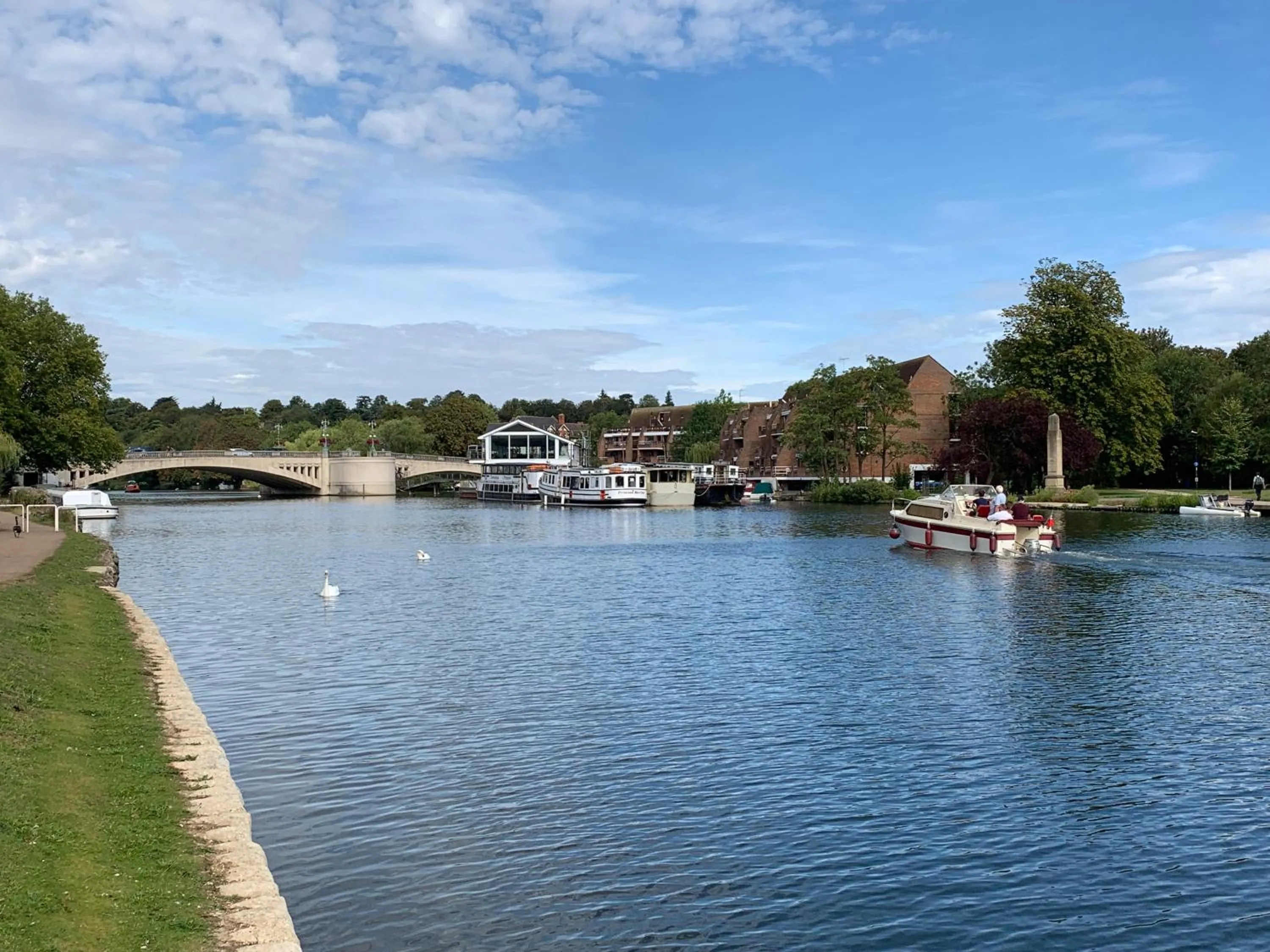 Neighbourhood in Reading Serviced Rooms
