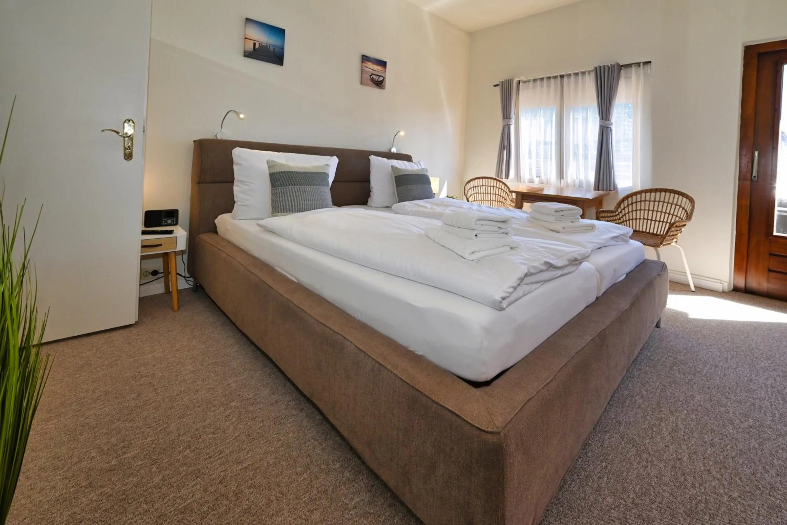 Bedroom, Bed in Strandhotel Salty