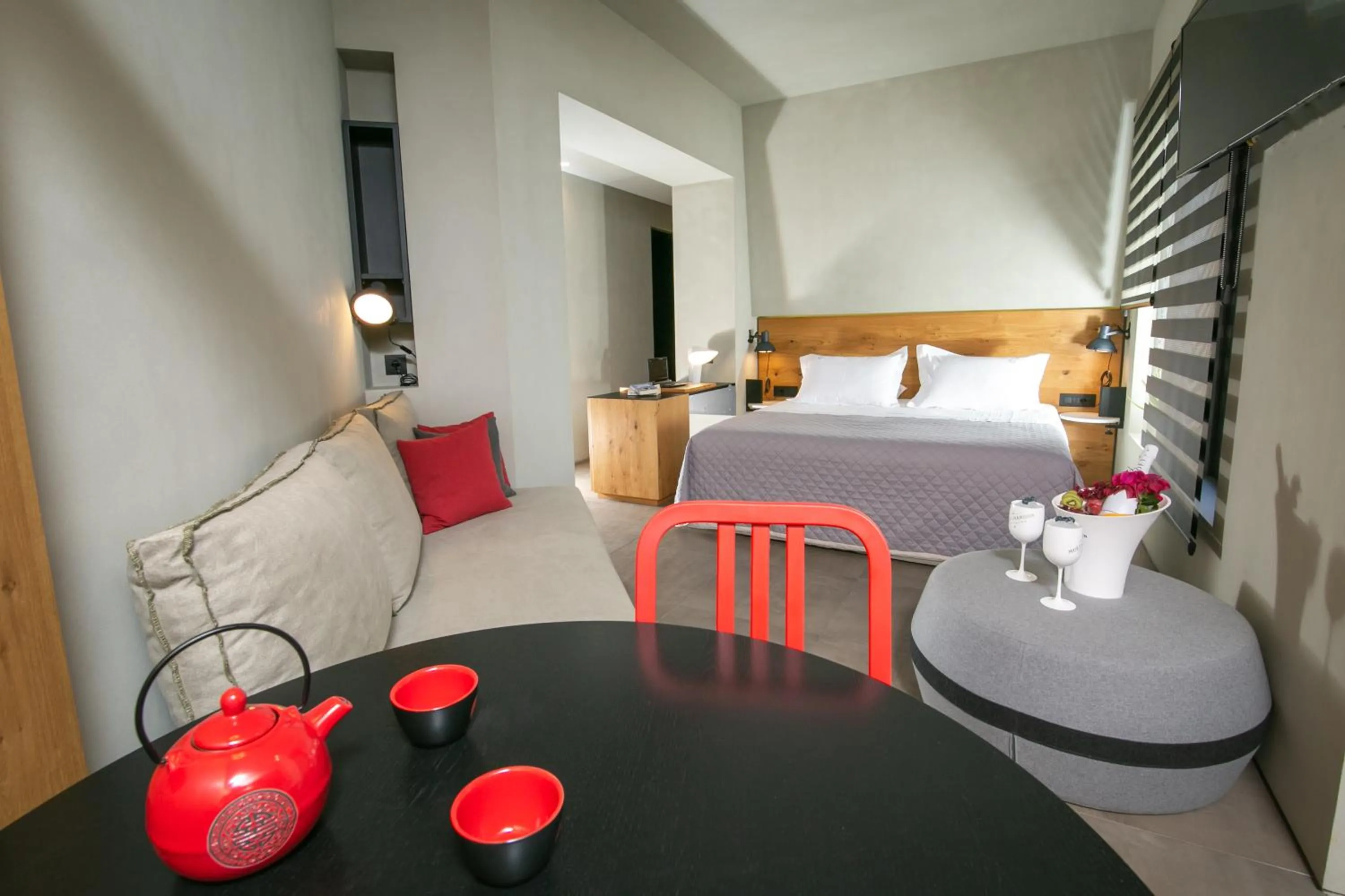 TV and multimedia, Bed in Marquise Suites - Adults Only