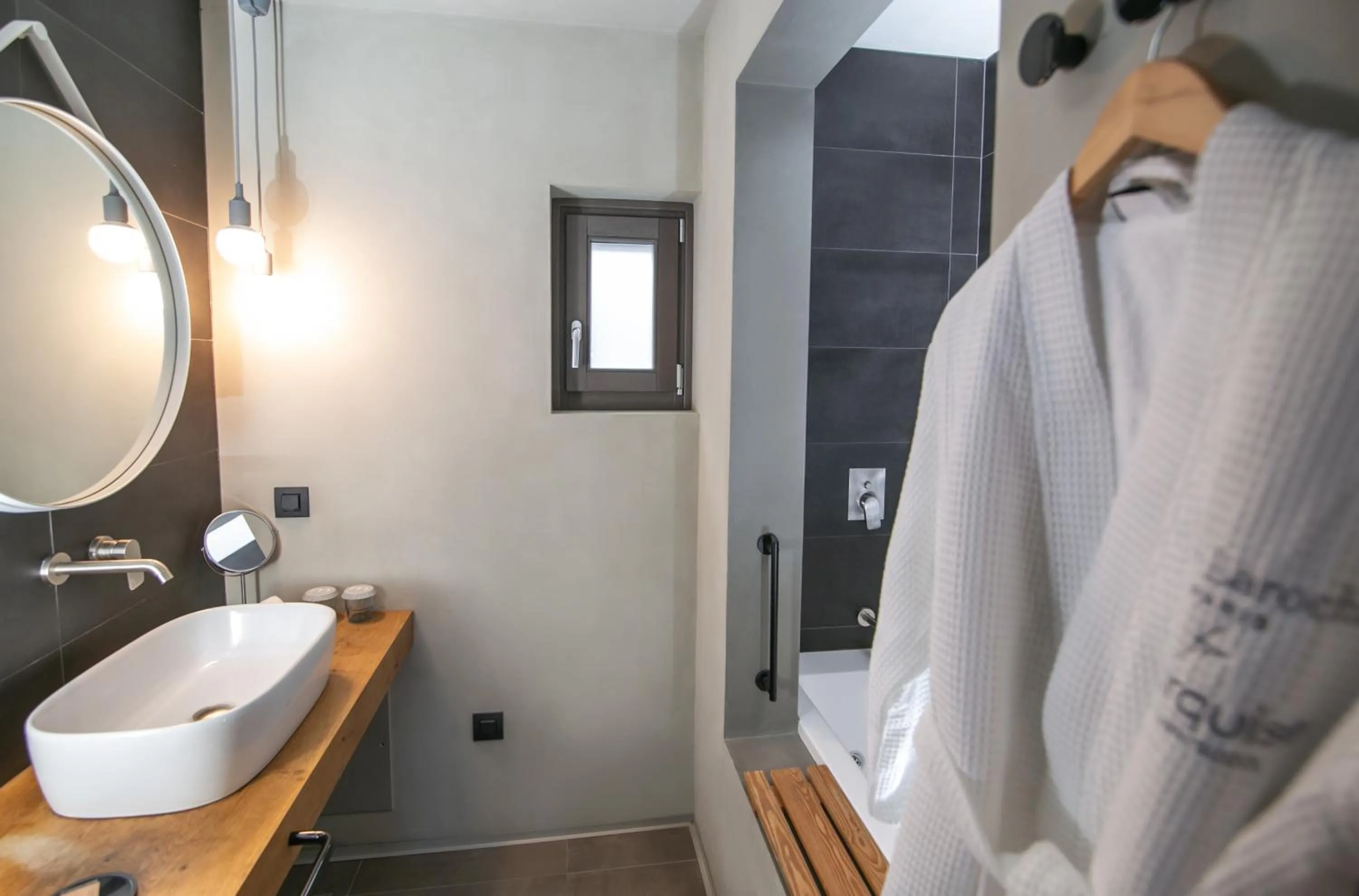 Hot Tub in Marquise Suites - Adults Only
