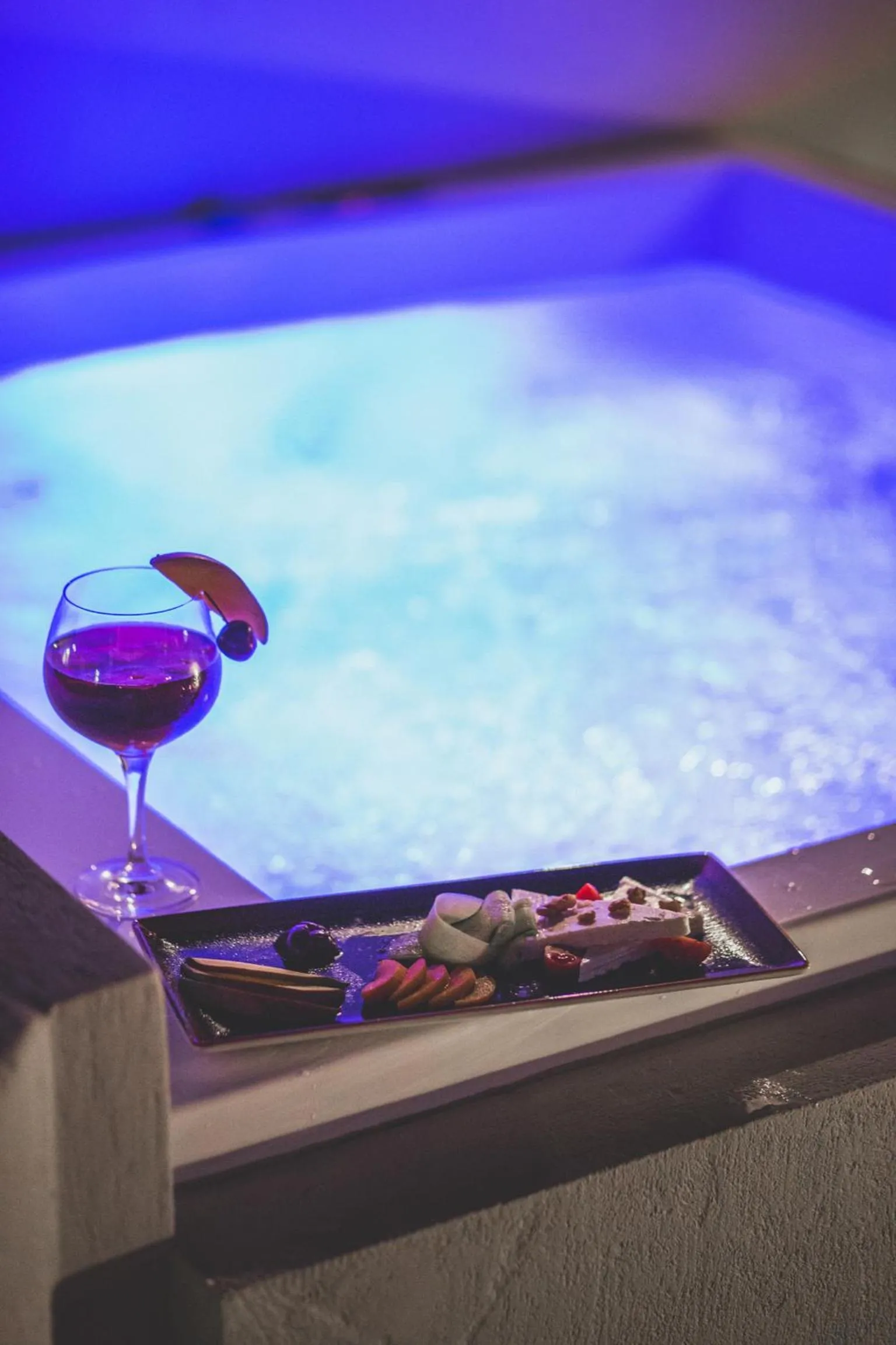 Hot Tub in Marquise Suites - Adults Only