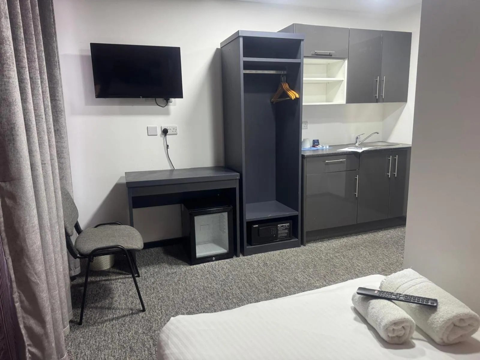 Bed in Trivelles Regency, Nottingham