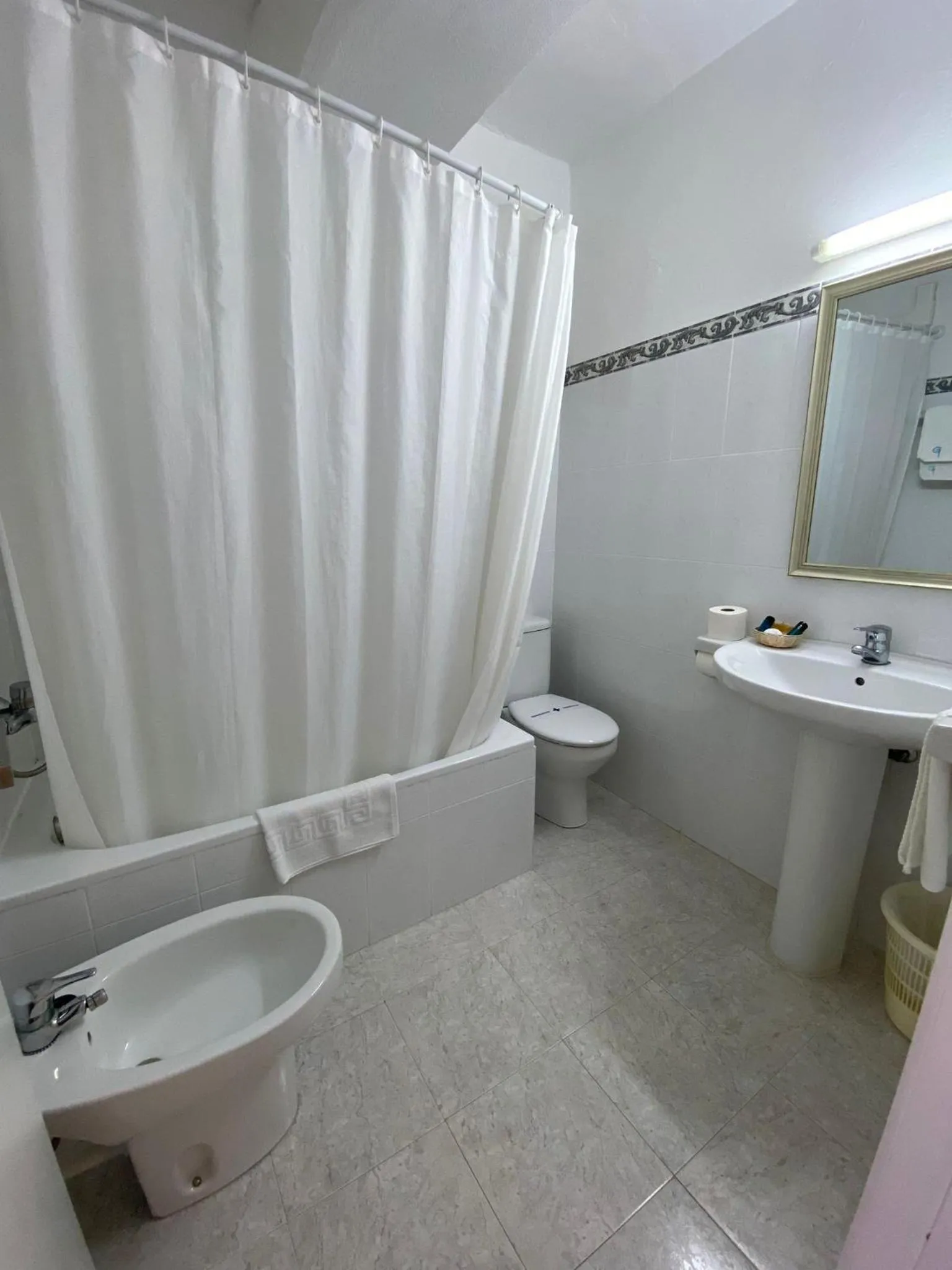 Bathroom in Hostal Pitiusa