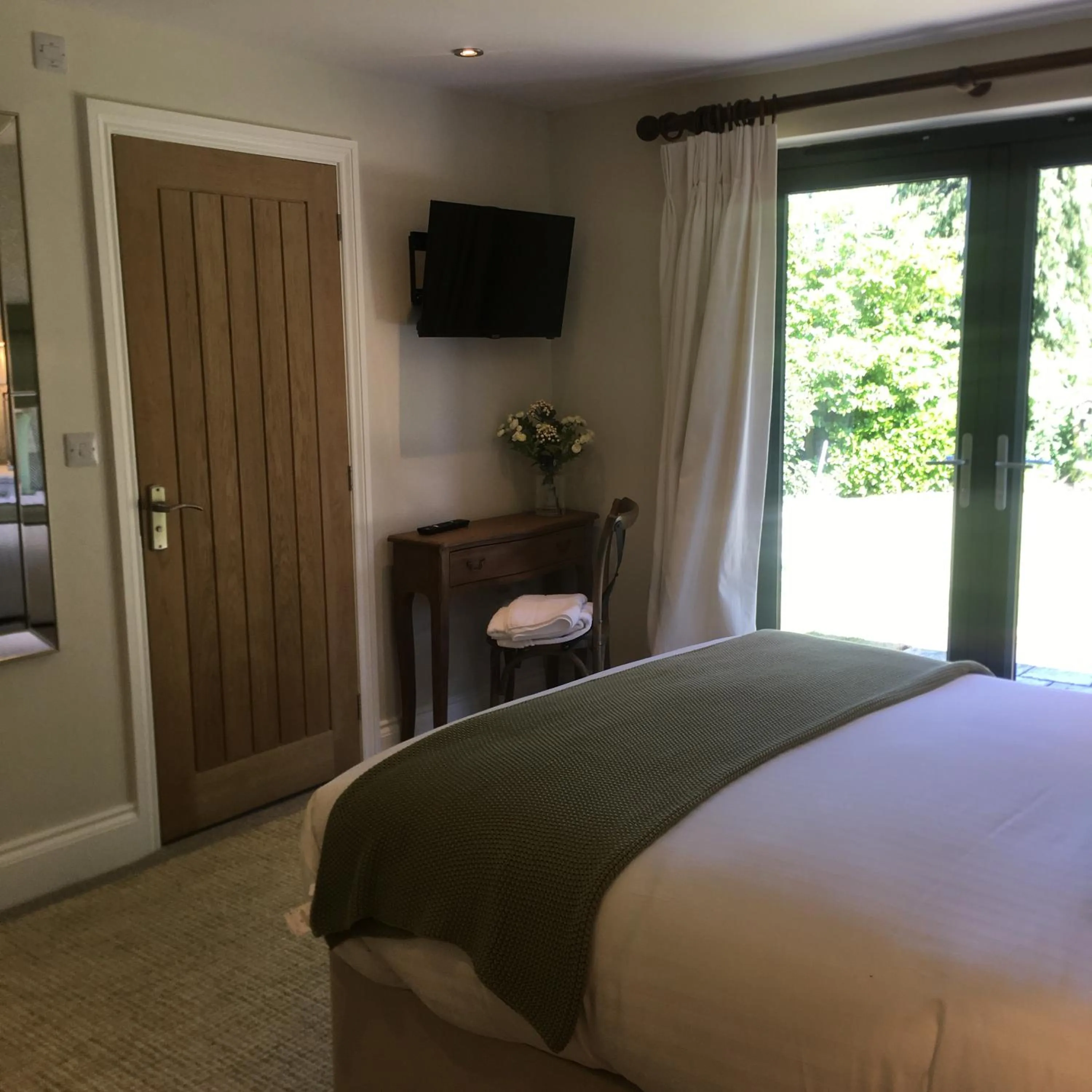 Bed in The George Great Oxendon