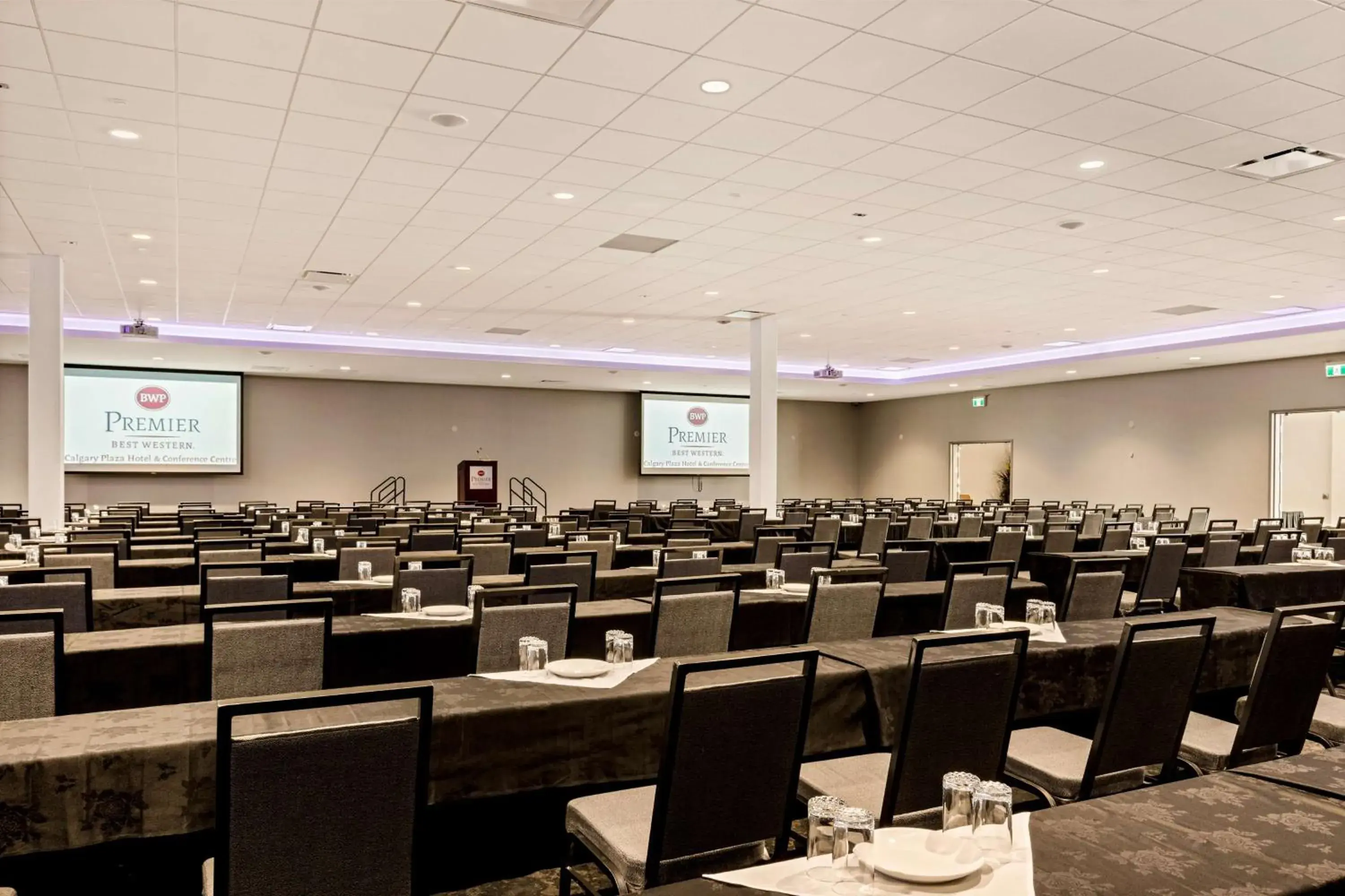 Best Western Premier Calgary Plaza Hotel & Conference Centre Best Western Premier Calgary Plaza Hotel & Conference Centre