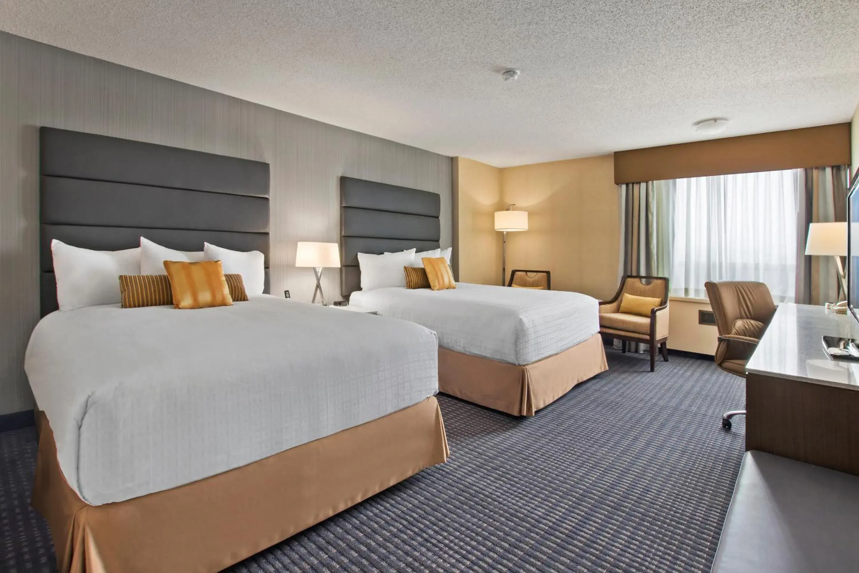 Photo of the whole room, Bed in Best Western Premier Calgary Plaza Hotel & Conference Centre Photo of the whole room, Bed in Best Western Premier Calgary Plaza Hotel & Conference Centre