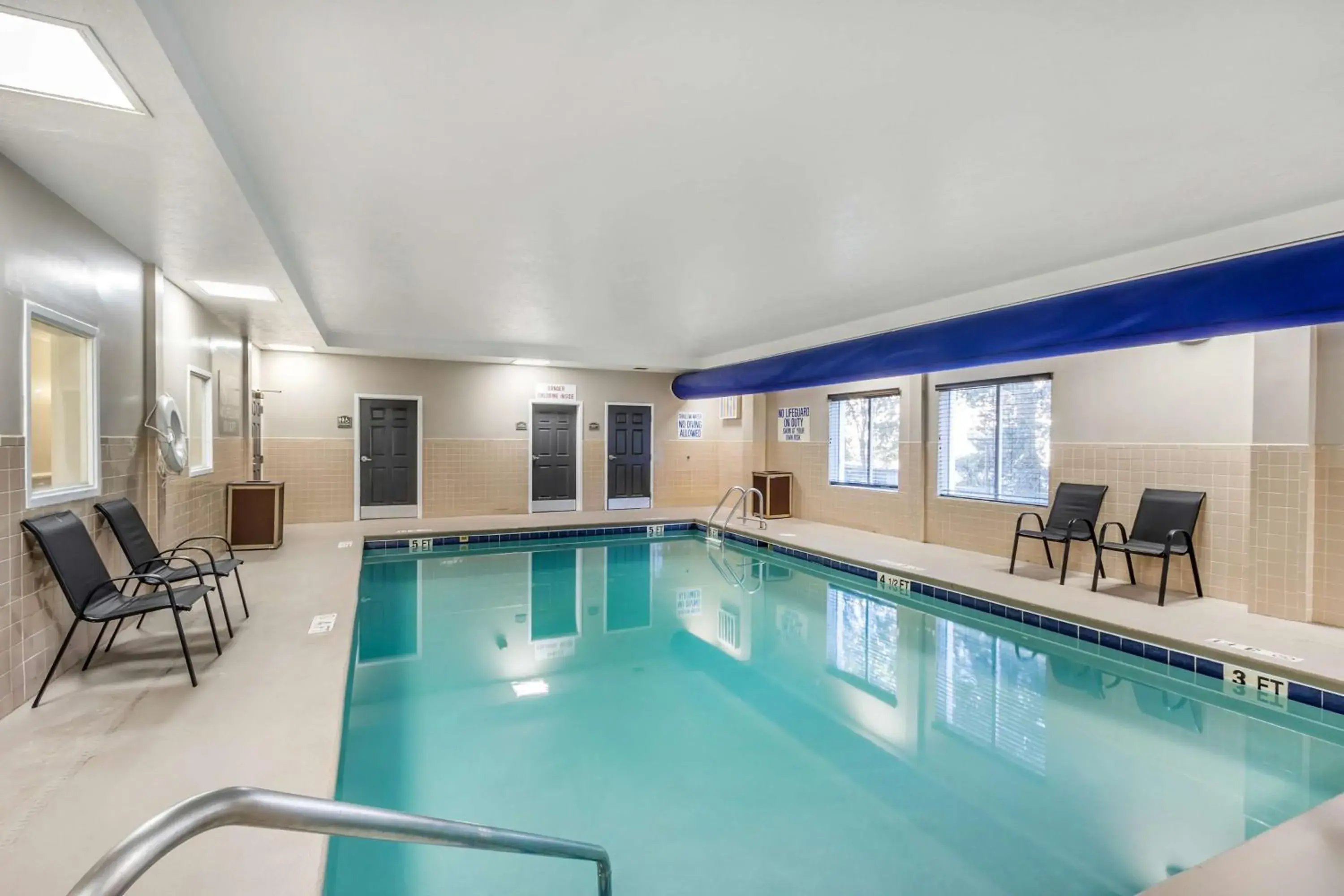 Pool view in Best Western Airport Inn & Suites Pool view in Best Western Airport Inn & Suites