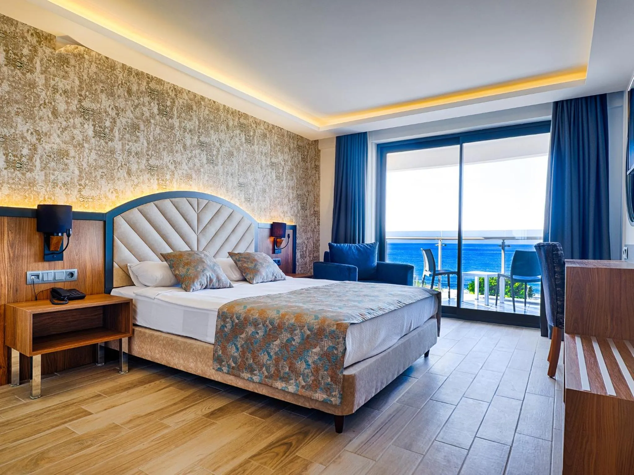 Sea view, Bed in Grand Uysal Beach & Spa Hotel