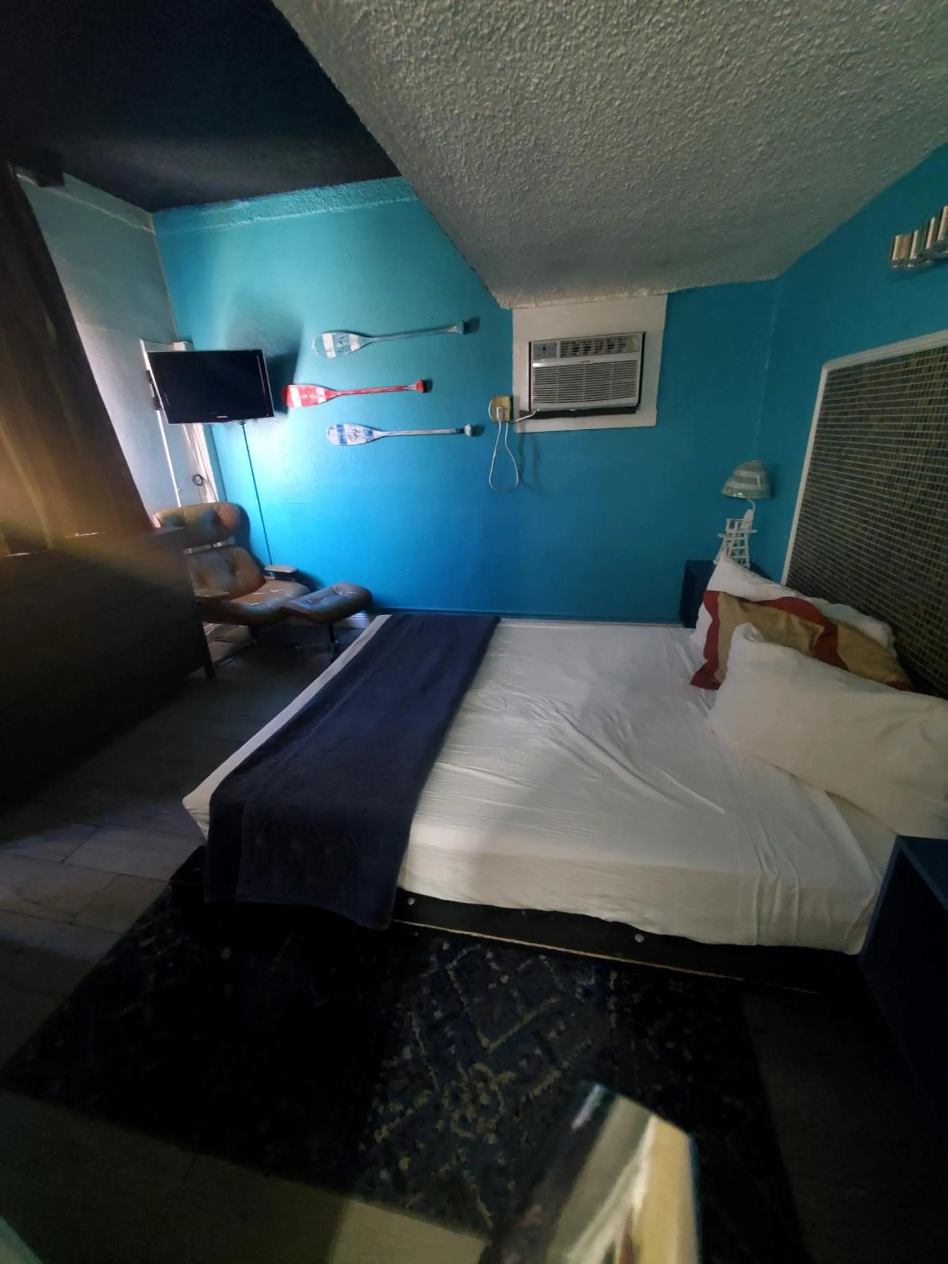 Bed in Desert Hills Motel