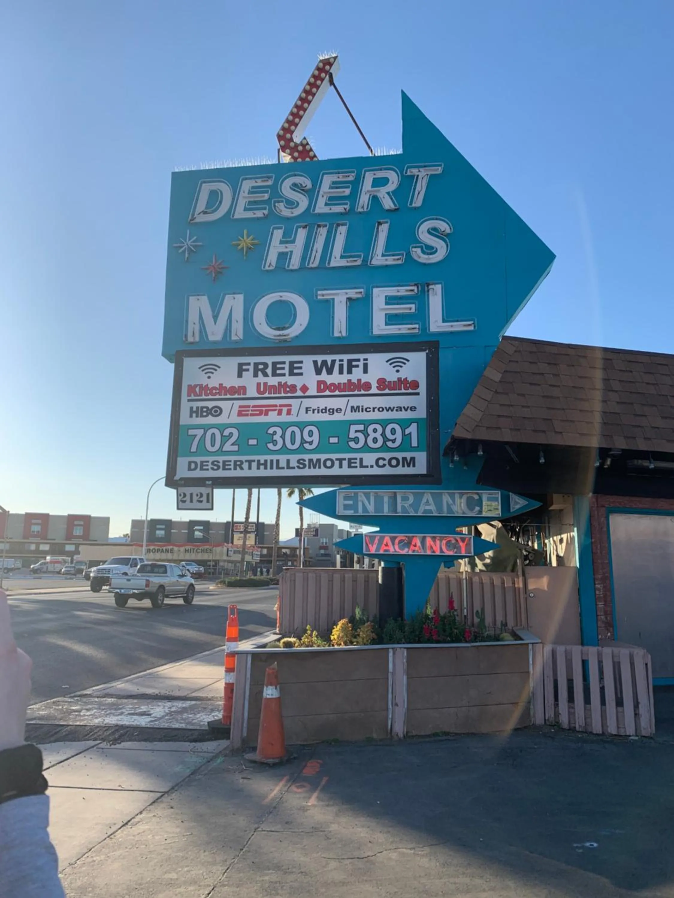 Desert Hills Motel