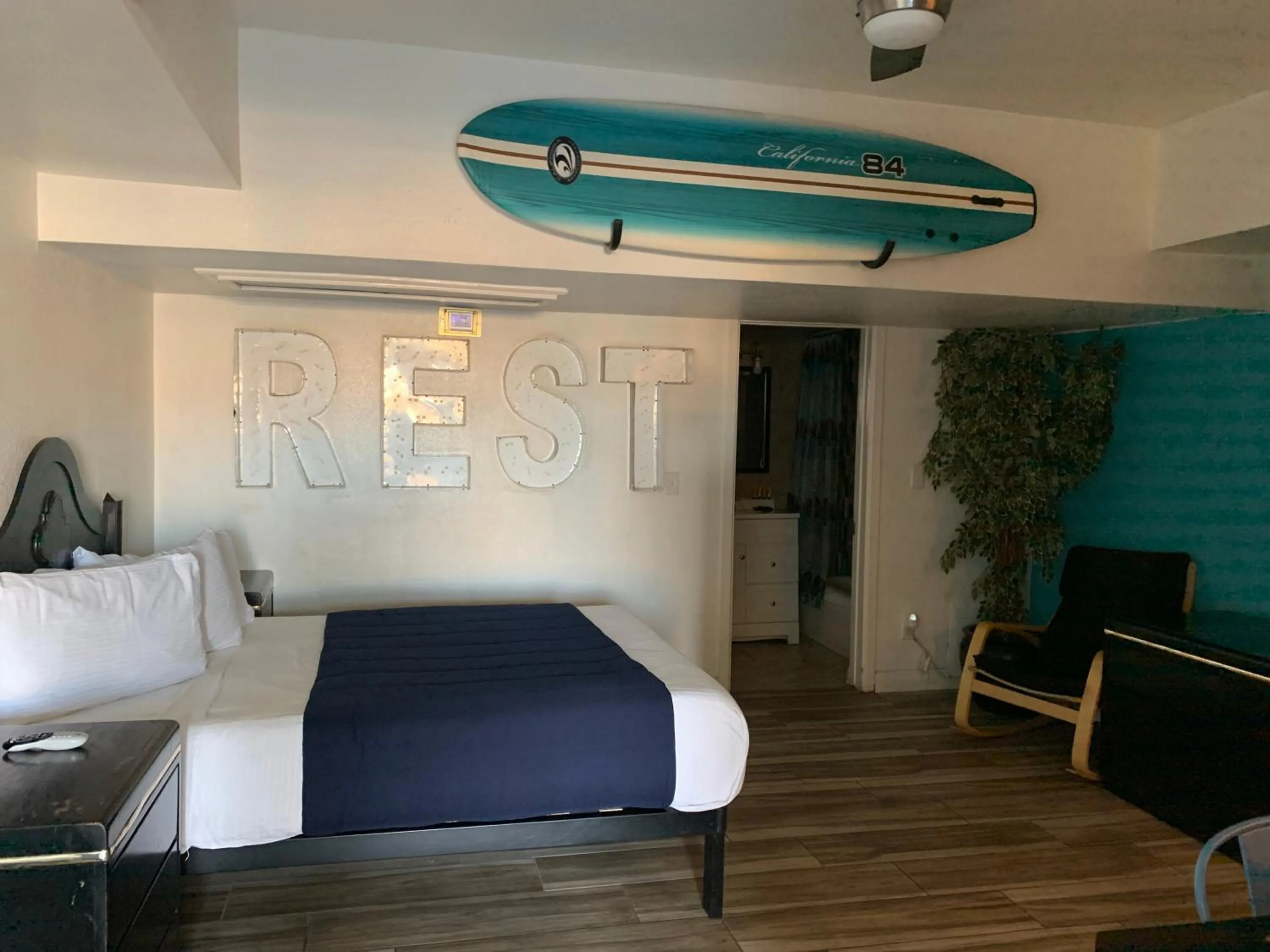 Bed in Desert Hills Motel