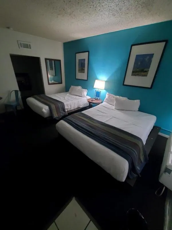 Bed in Desert Hills Motel