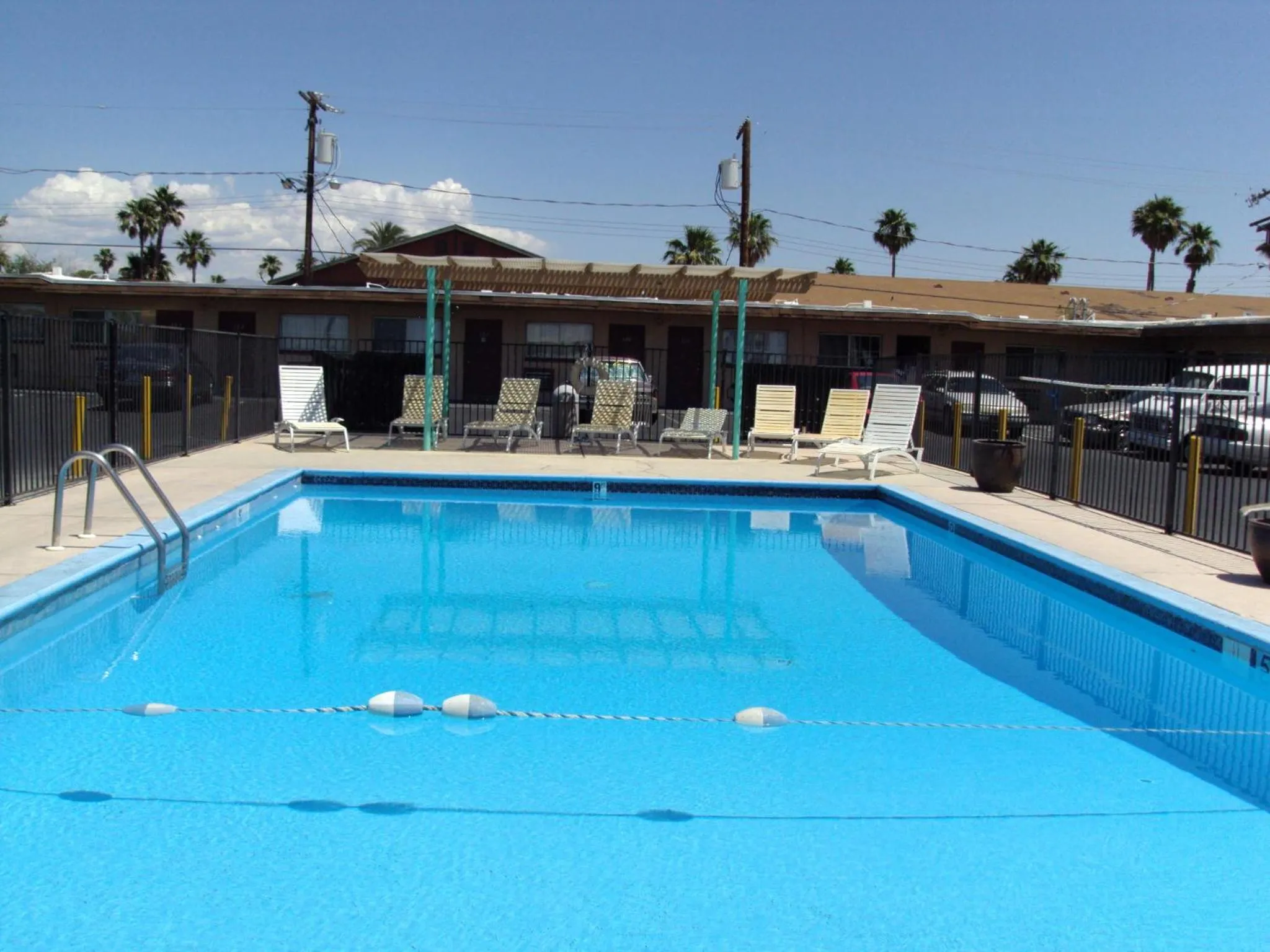 Swimming pool in Desert Hills Motel