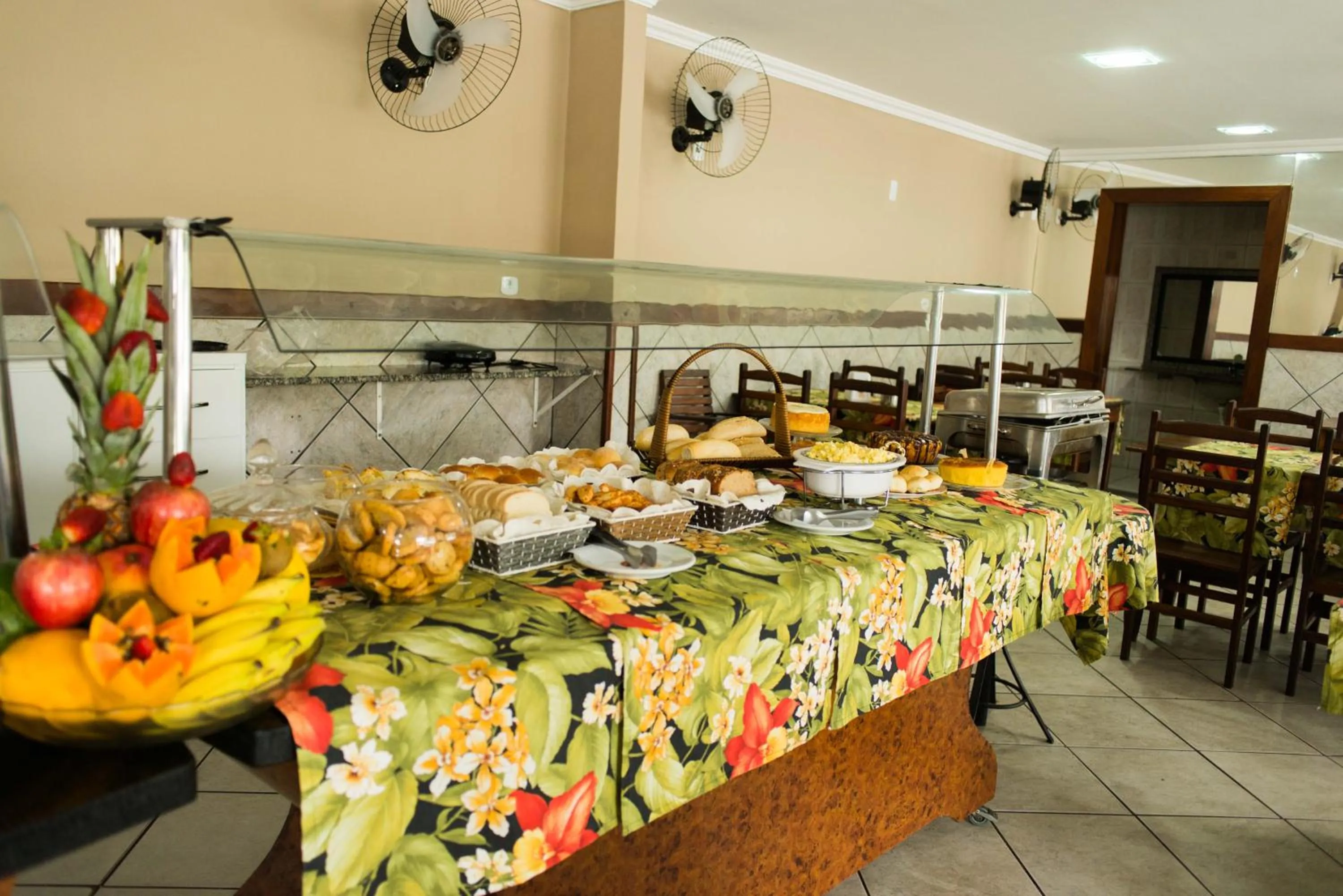 Restaurant/places to eat in Pousada Dom Fernandes