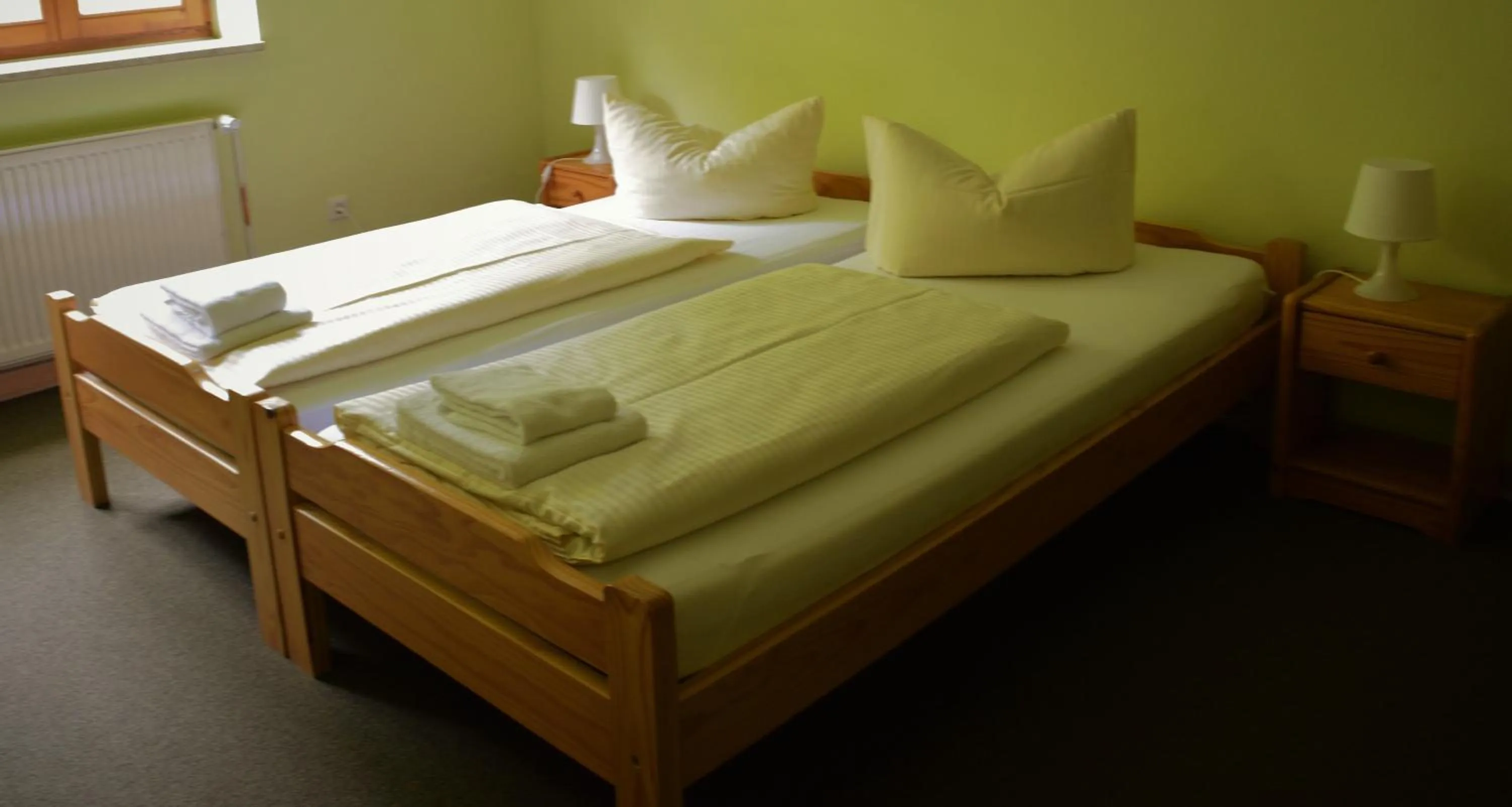 Bed in Hotel Gasthaus Weisser Mönch