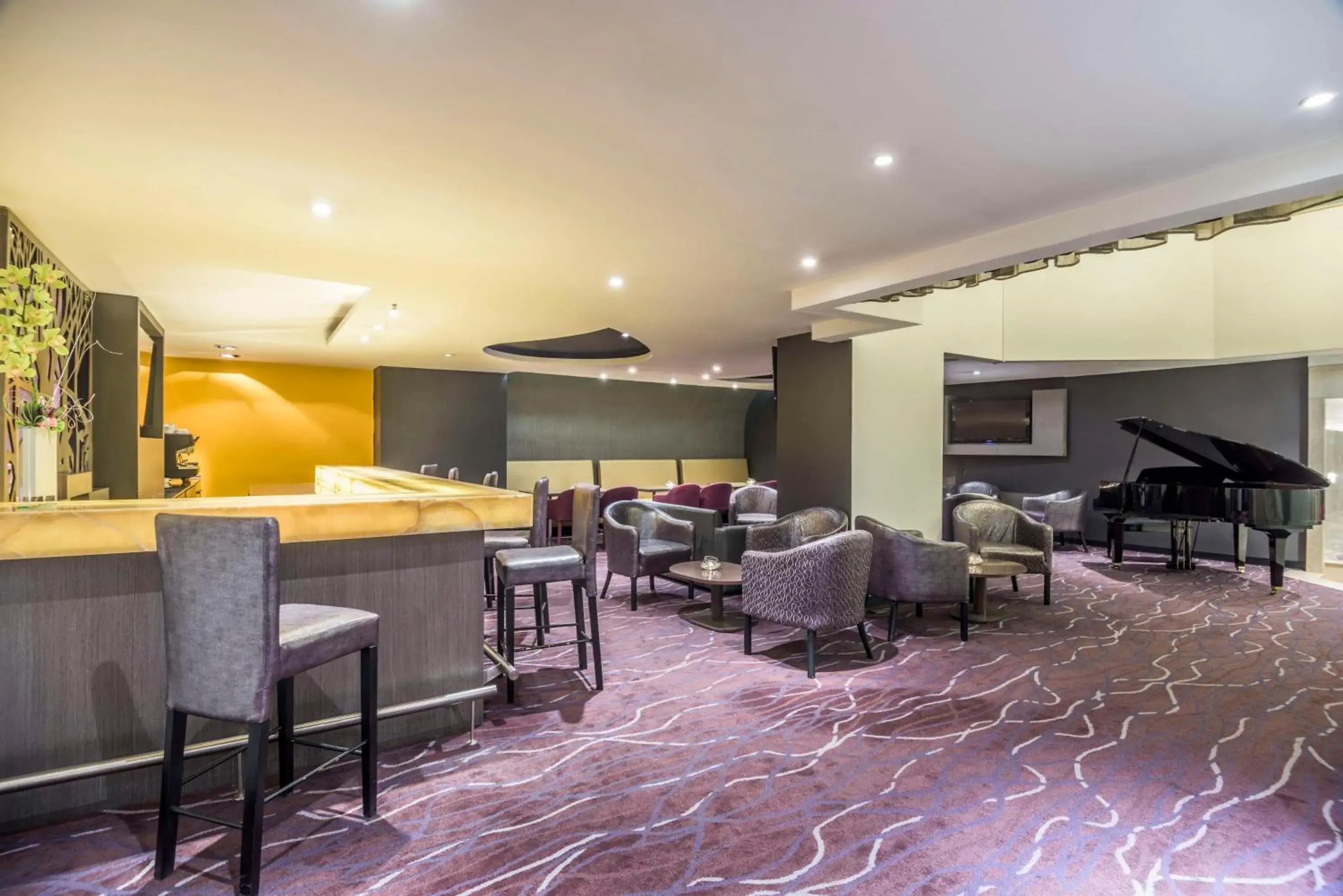 Lounge or bar in NH Collection Quito Royal Lounge or bar in NH Collection Quito Royal