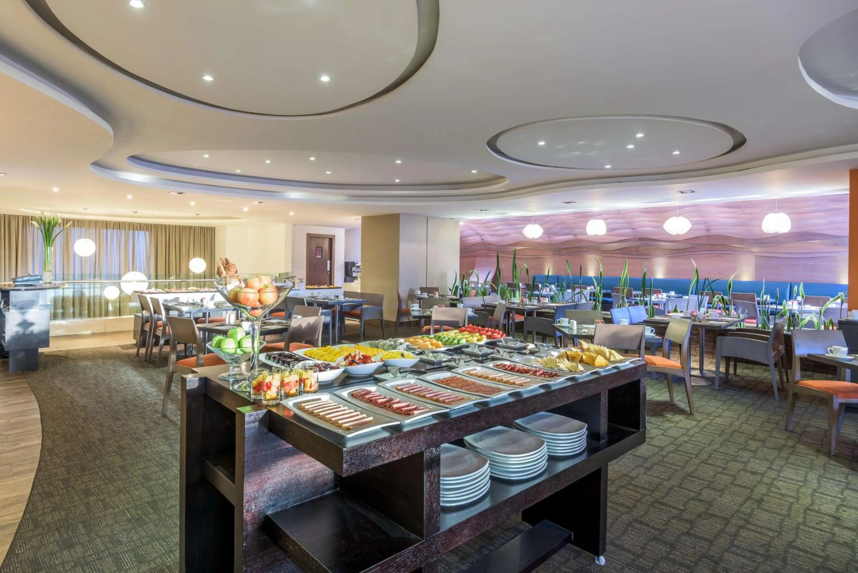 Restaurant/places to eat in NH Collection Quito Royal