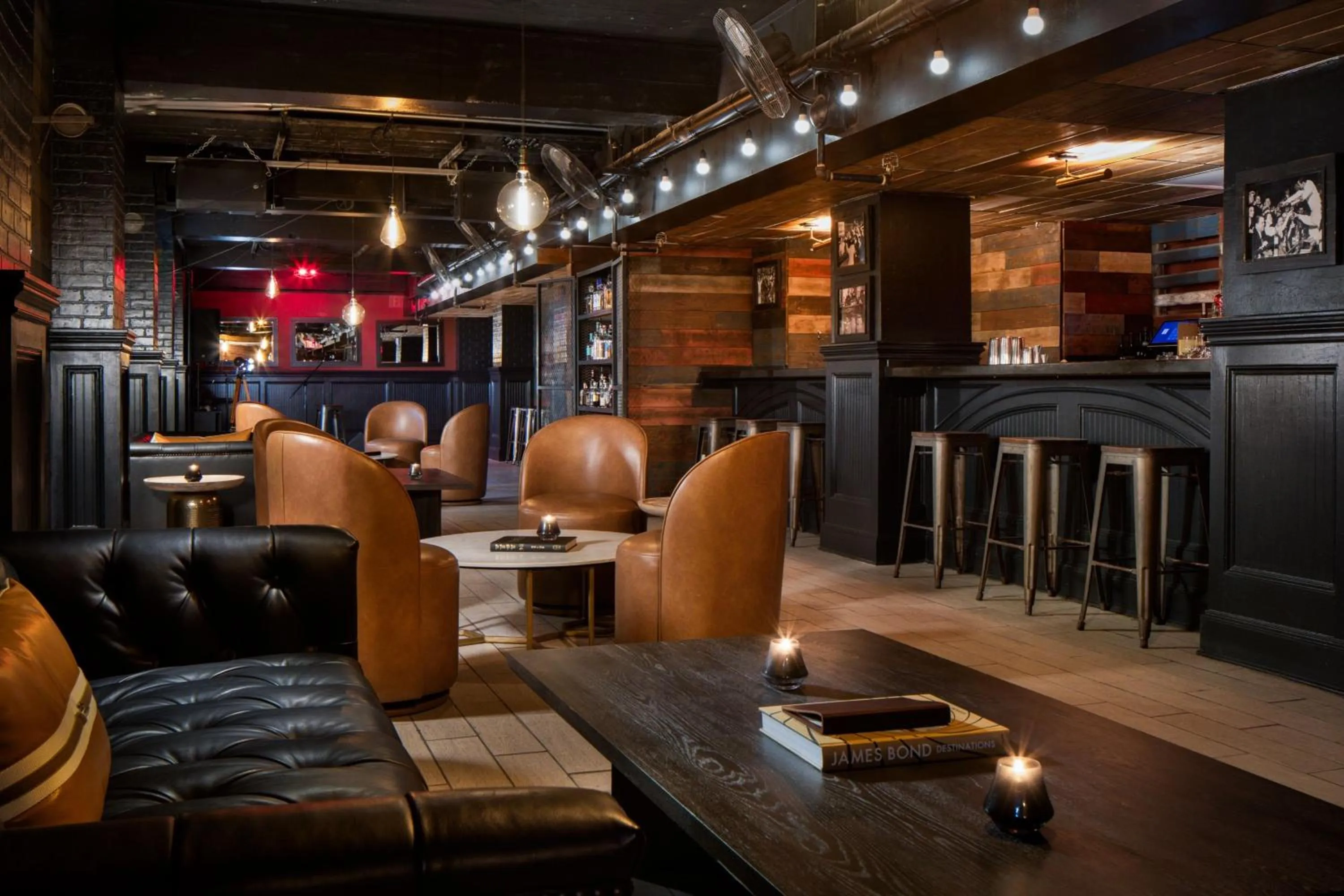 Lounge or bar in The LaSalle Hotel, Bryan College Station, a Tribute Portfolio Hotel