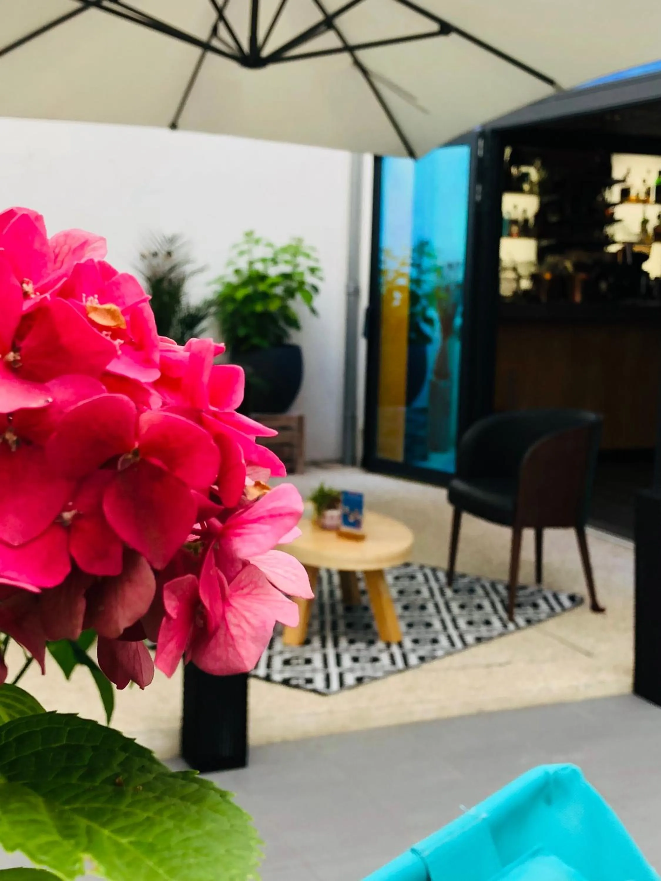 Patio in Hôtel La Fabrique