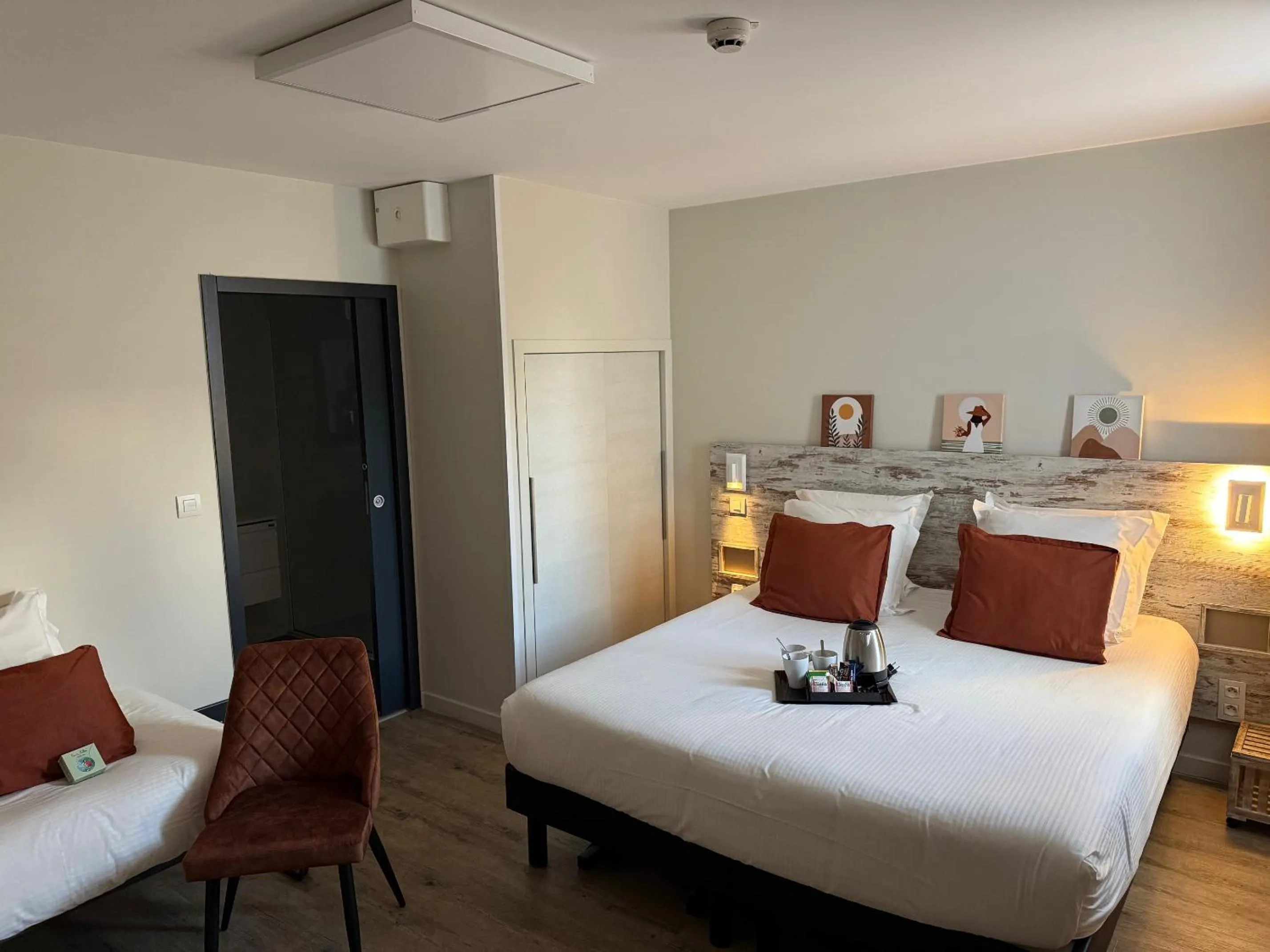 Bedroom, Bed in Hôtel La Fabrique