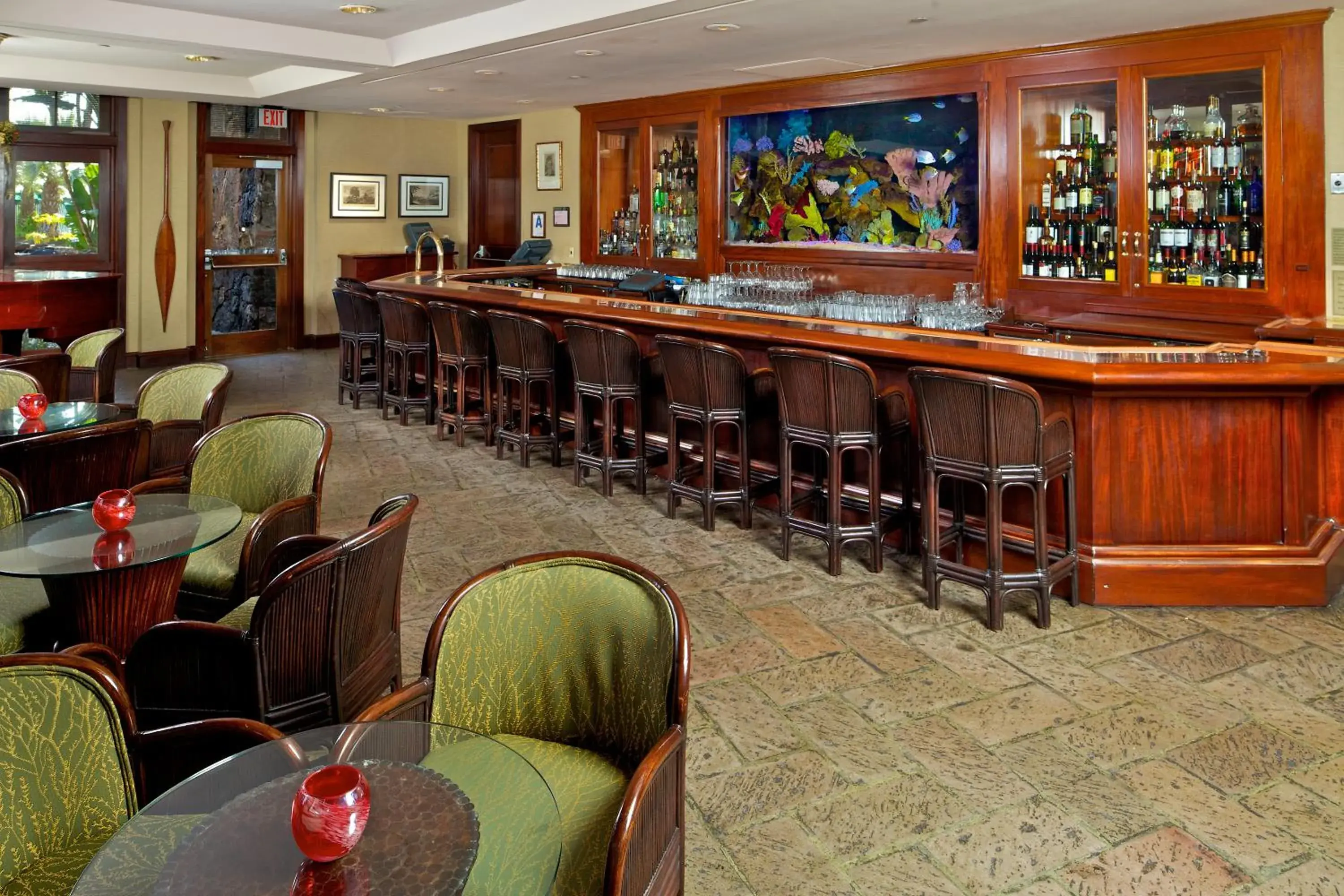 Lounge or bar in Catamaran Resort Hotel and Spa Lounge or bar in Catamaran Resort Hotel and Spa