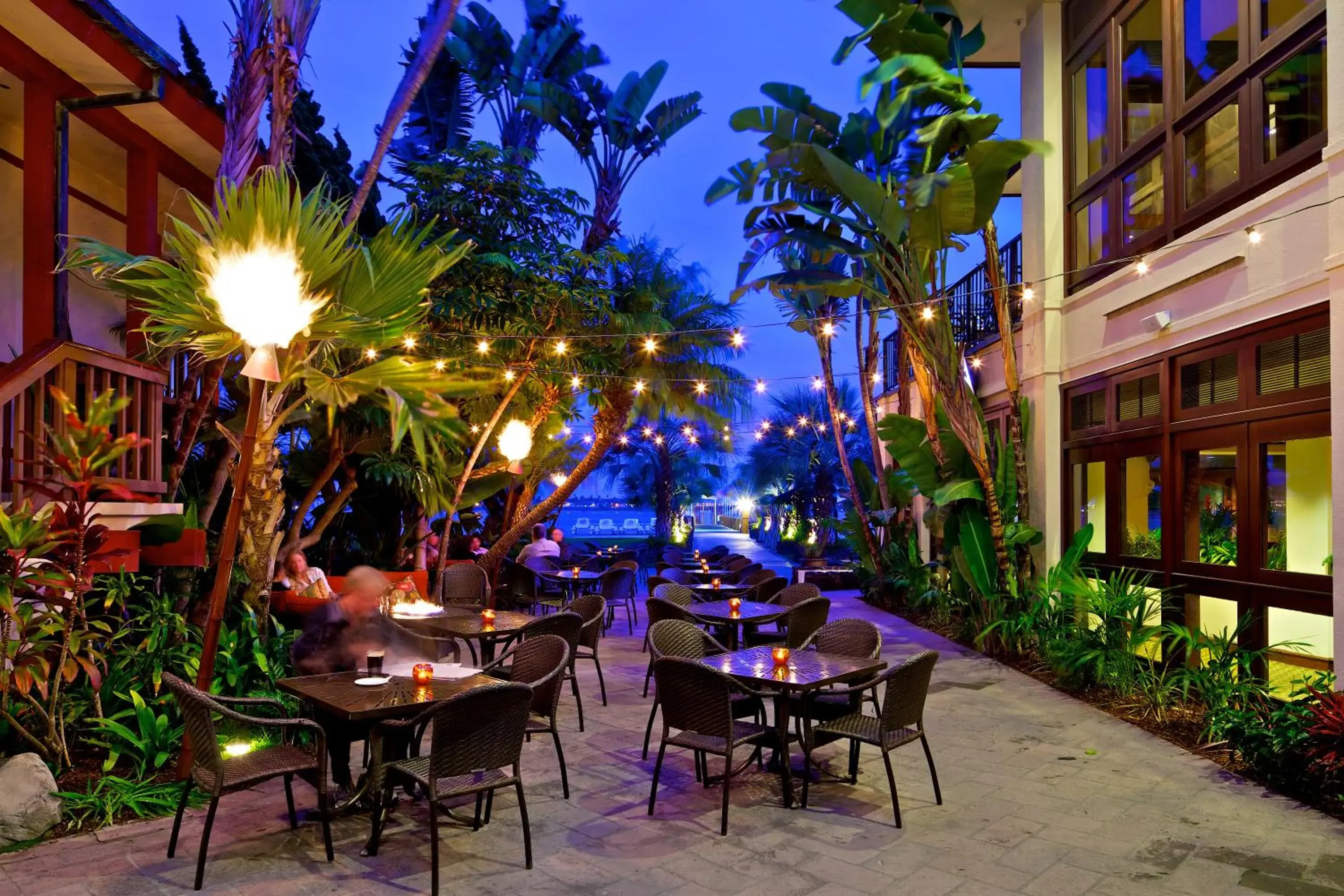 Restaurant/places to eat in Catamaran Resort Hotel and Spa Restaurant/places to eat in Catamaran Resort Hotel and Spa
