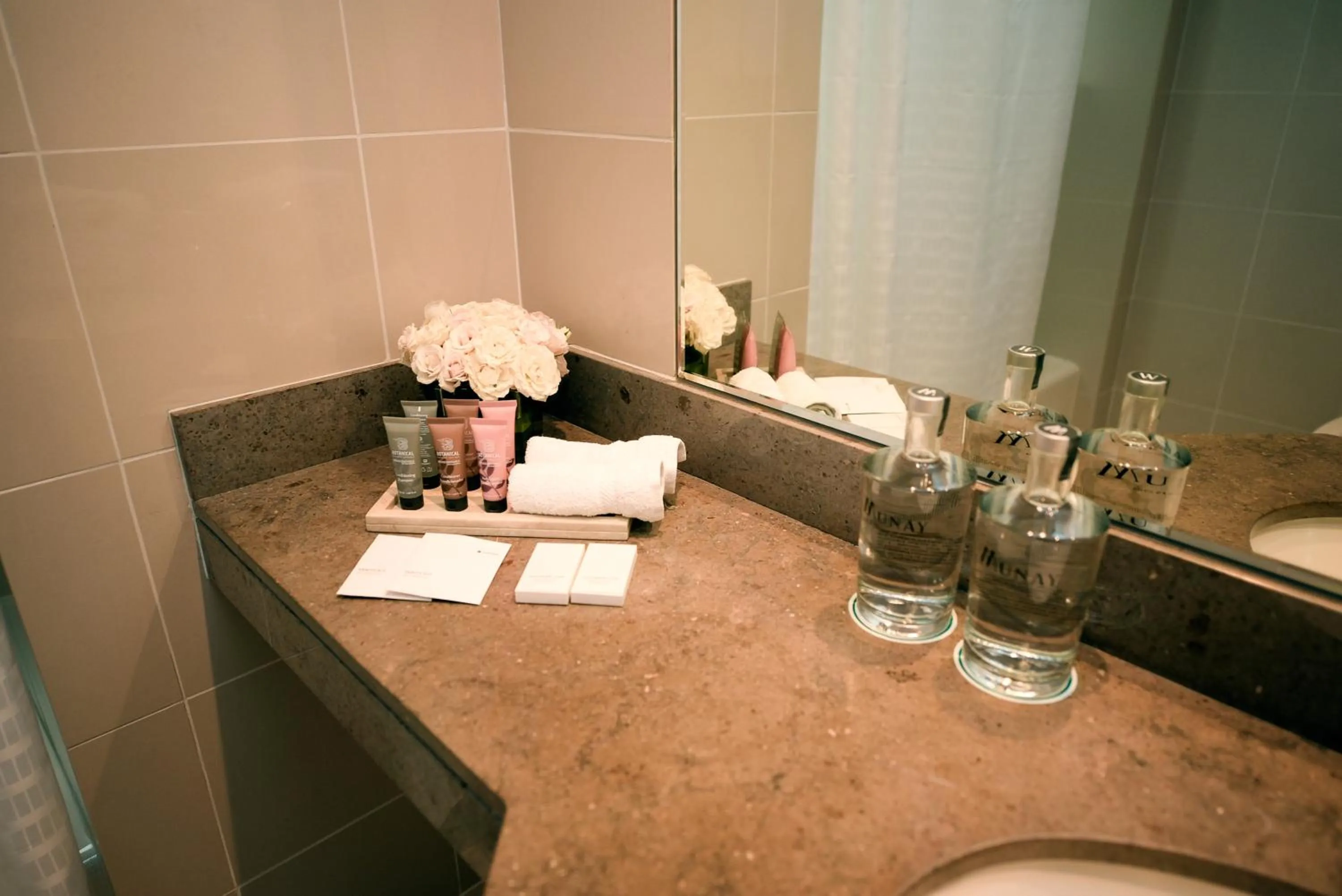 Bathroom in Los Tallanes Hotel & Suites