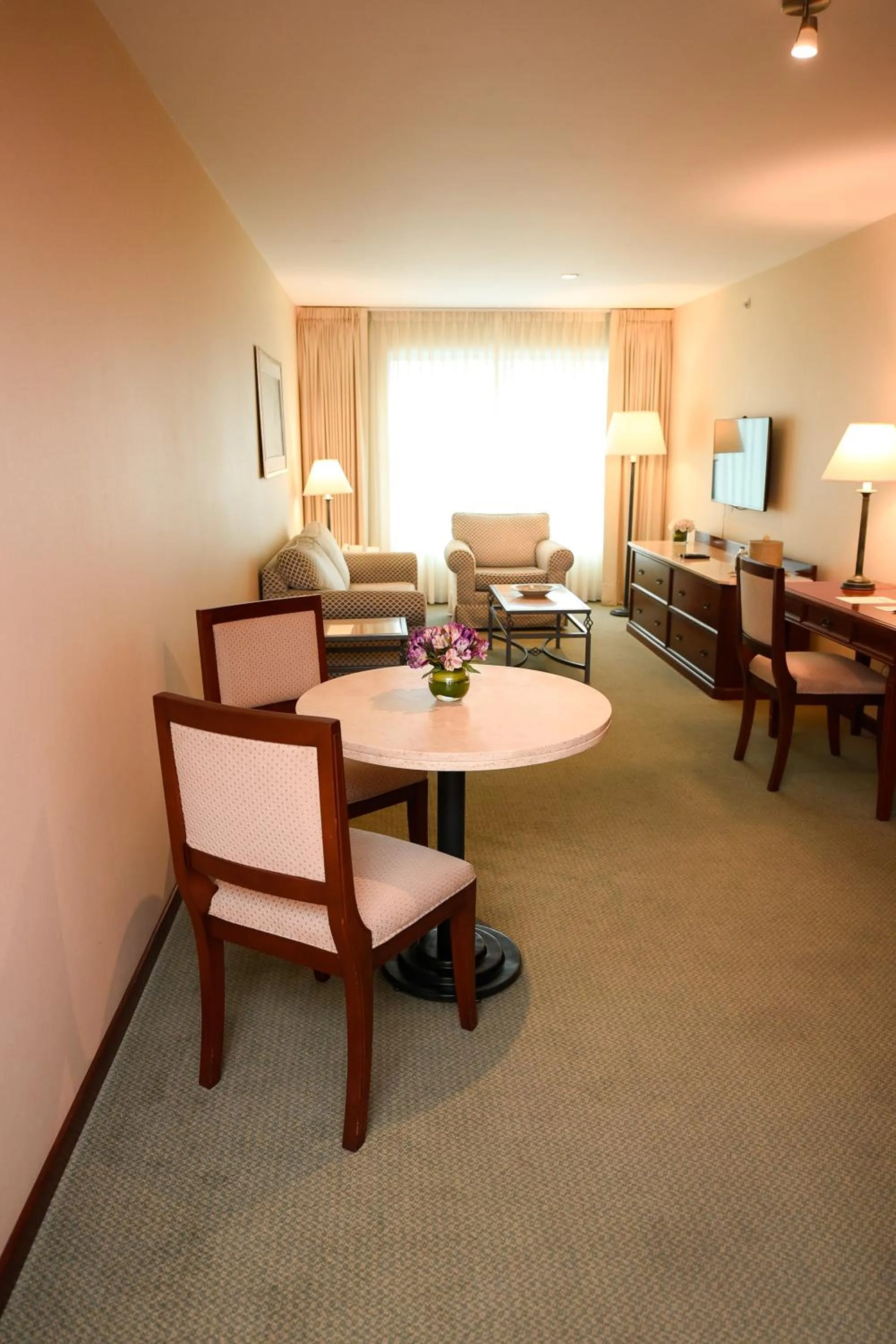 Living room, Bed in Los Tallanes Hotel & Suites