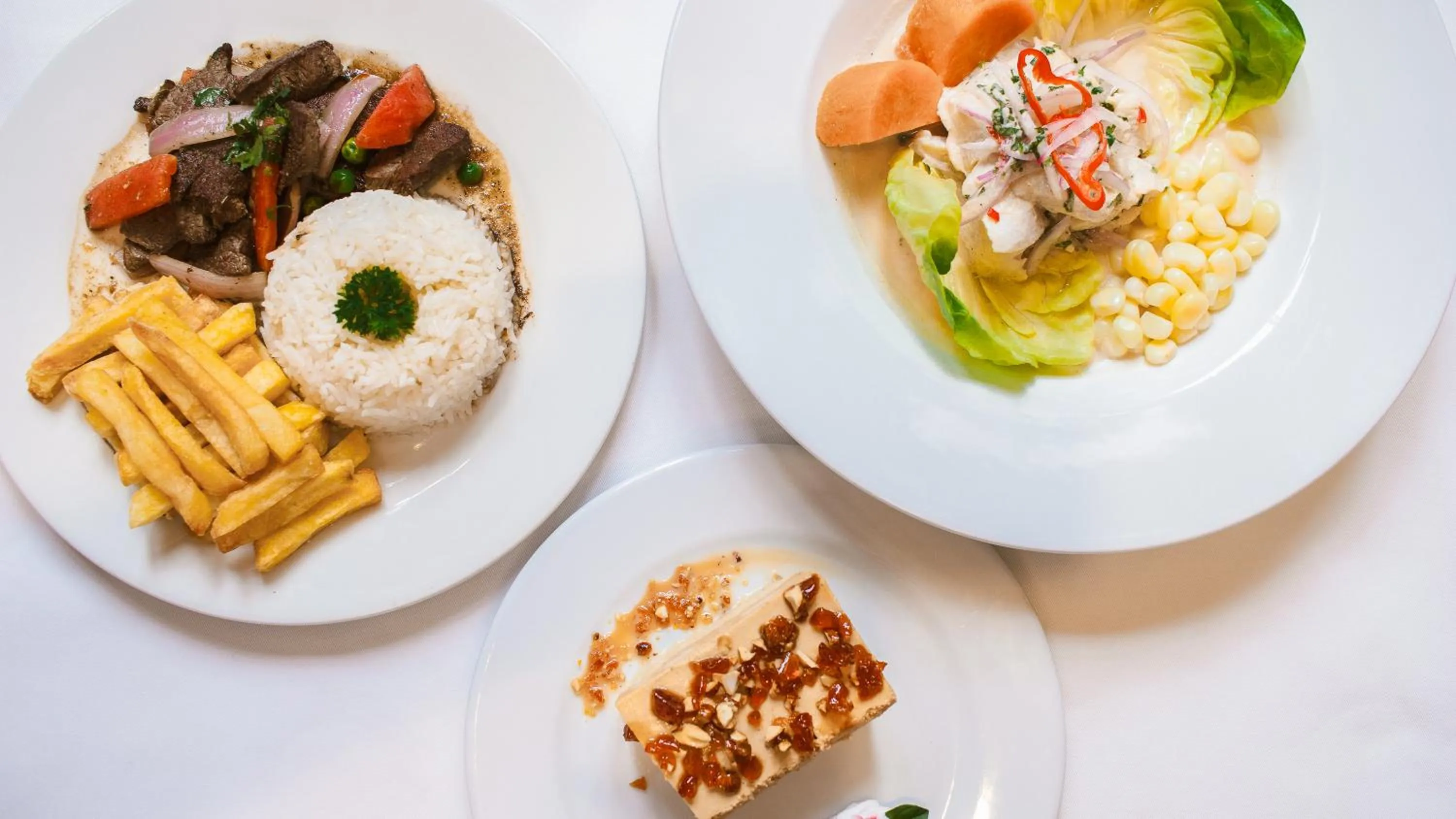 Restaurant/places to eat in Los Tallanes Hotel & Suites