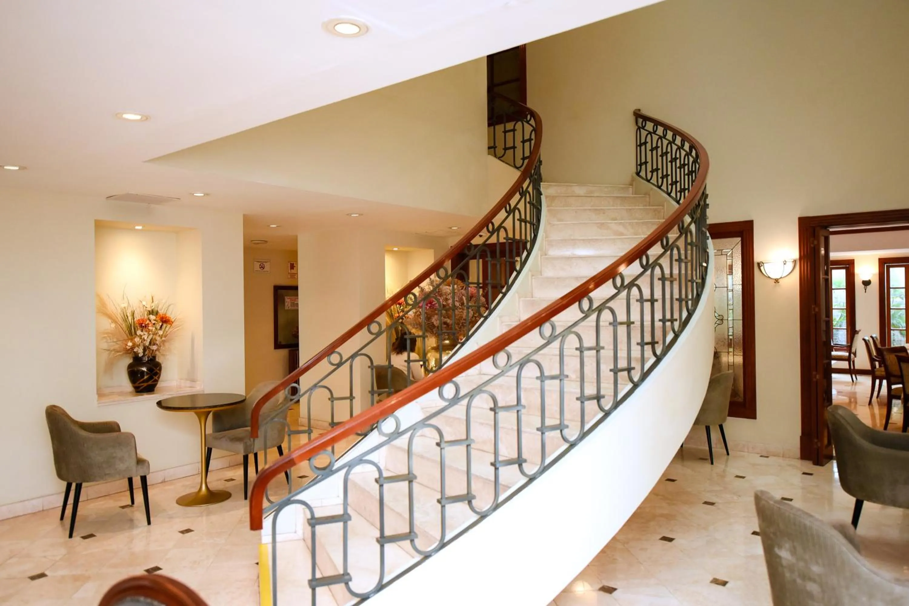 Lobby or reception in Los Tallanes Hotel & Suites