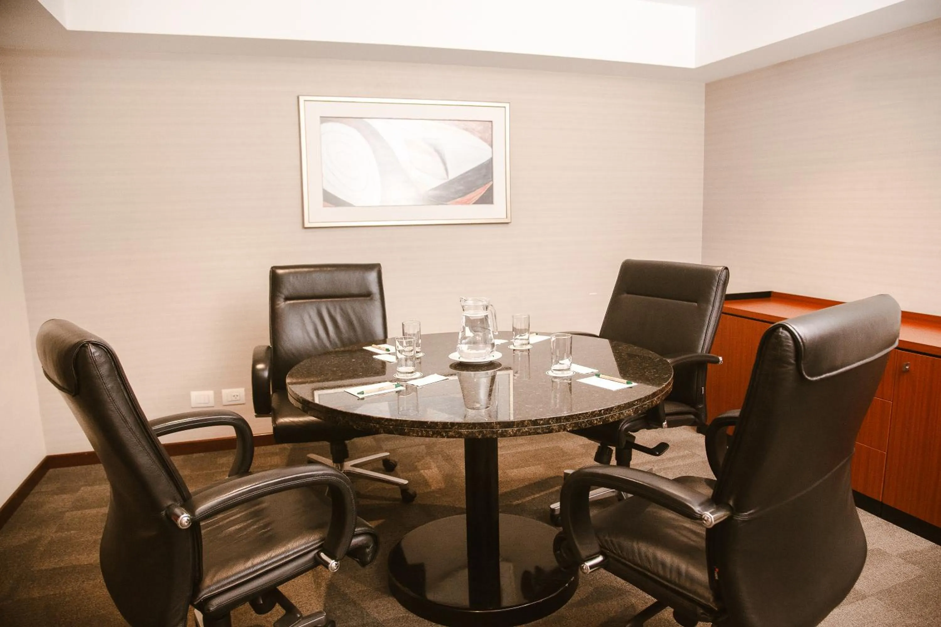 Meeting/conference room in Los Tallanes Hotel & Suites