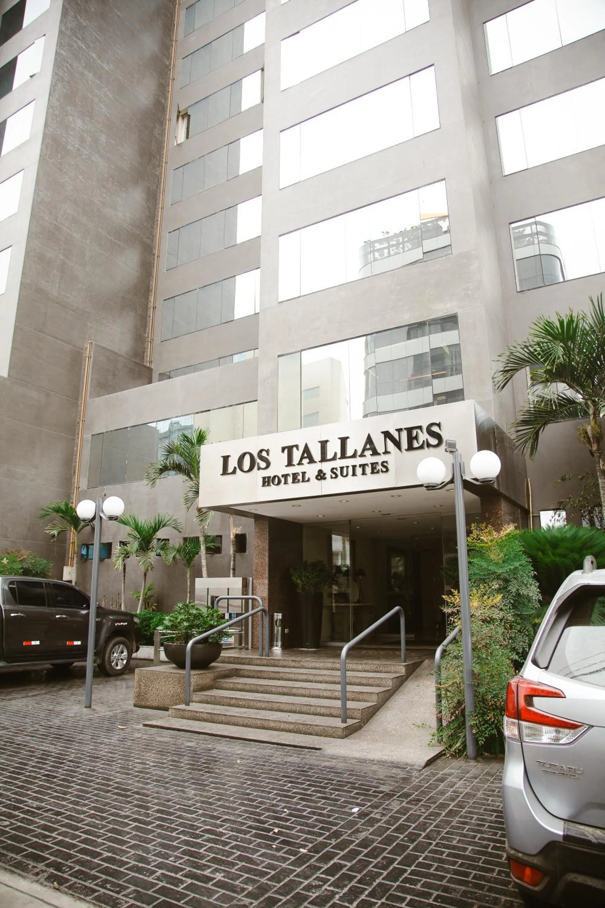 Facade/entrance in Los Tallanes Hotel & Suites
