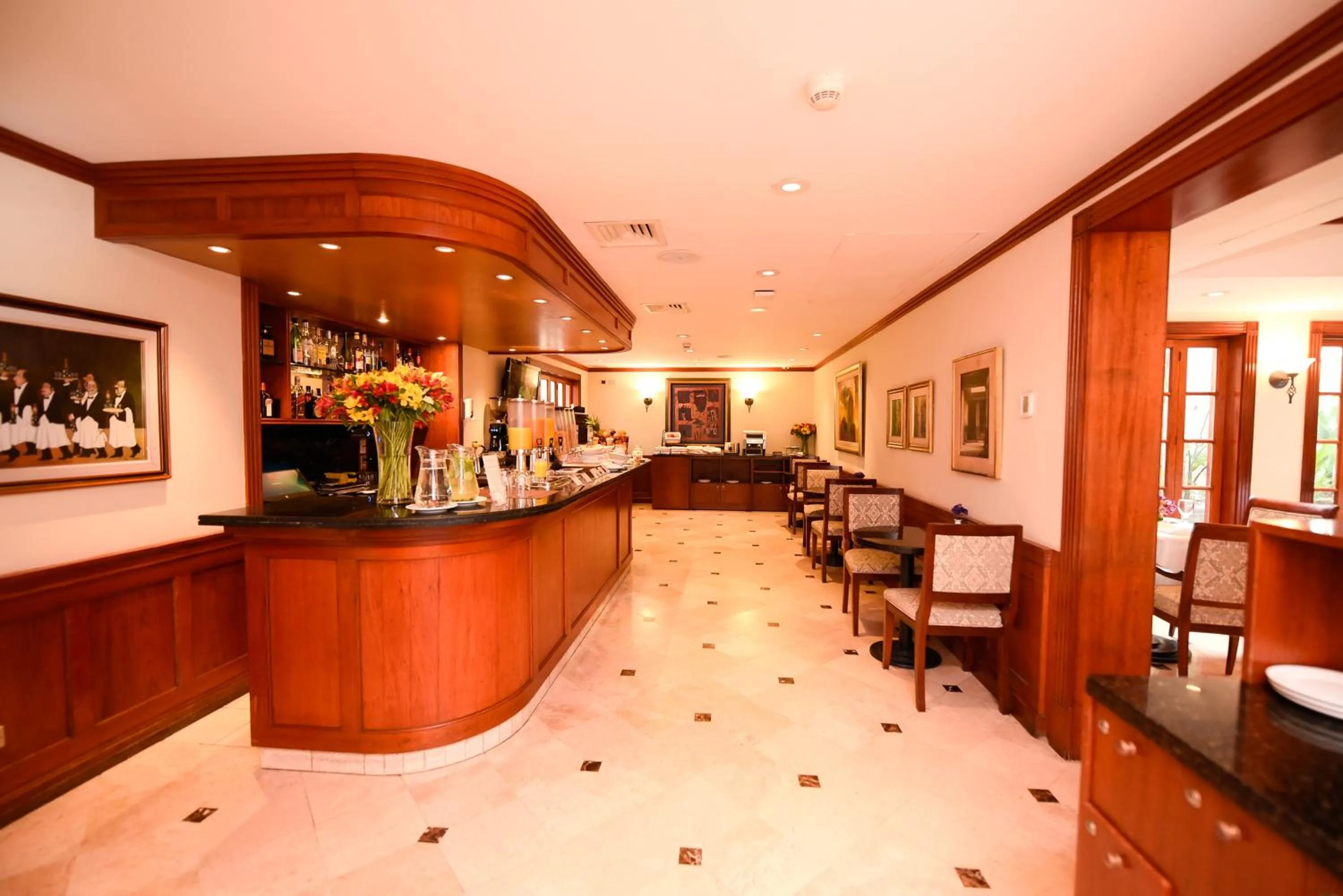 Buffet breakfast in Los Tallanes Hotel & Suites