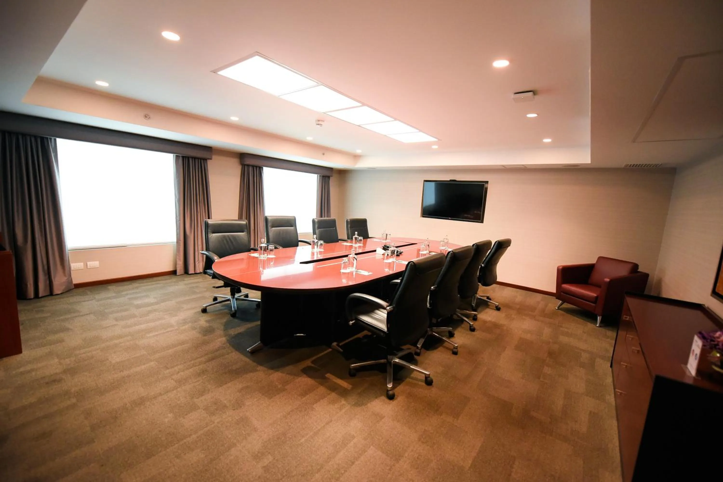 Meeting/conference room in Los Tallanes Hotel & Suites